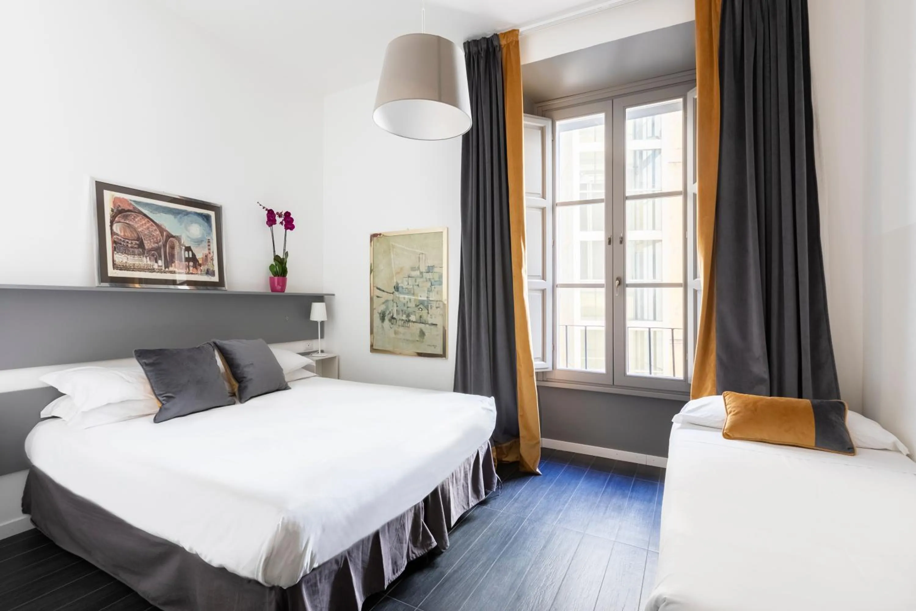 Photo of the whole room, Bed in Vatican City Suites by Hili