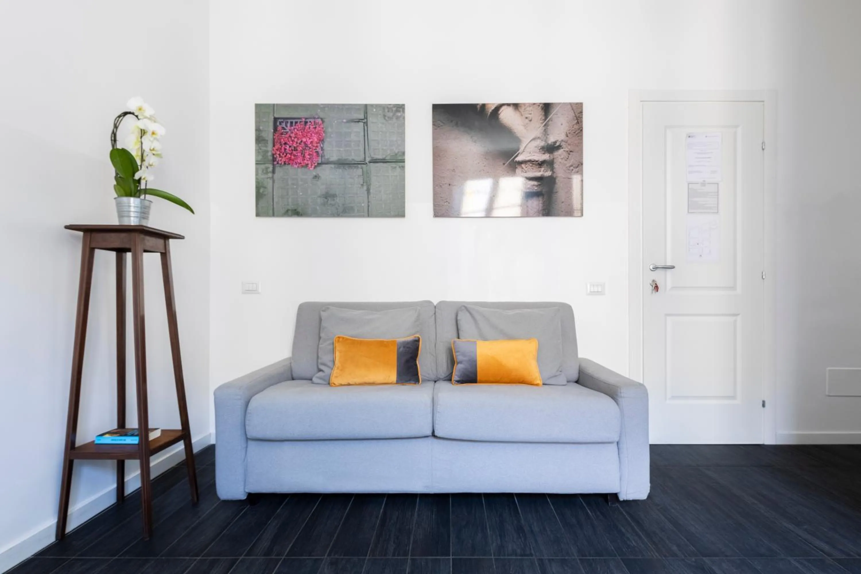 Living room in Vatican City Suites by Hili