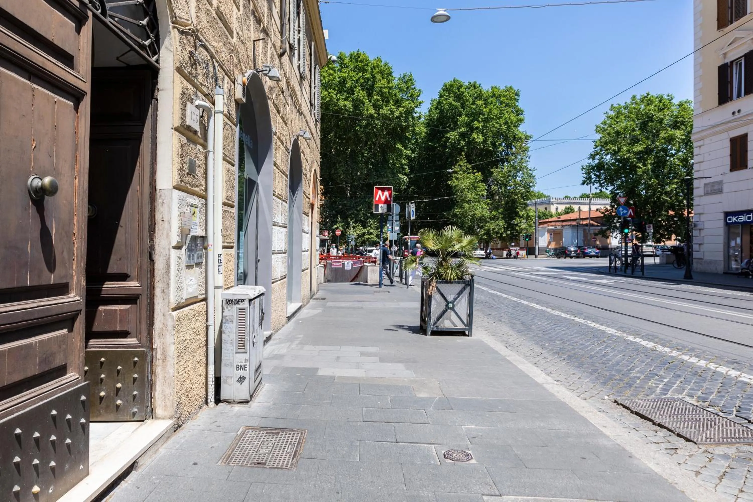 Facade/entrance in Vatican City Suites by Hili