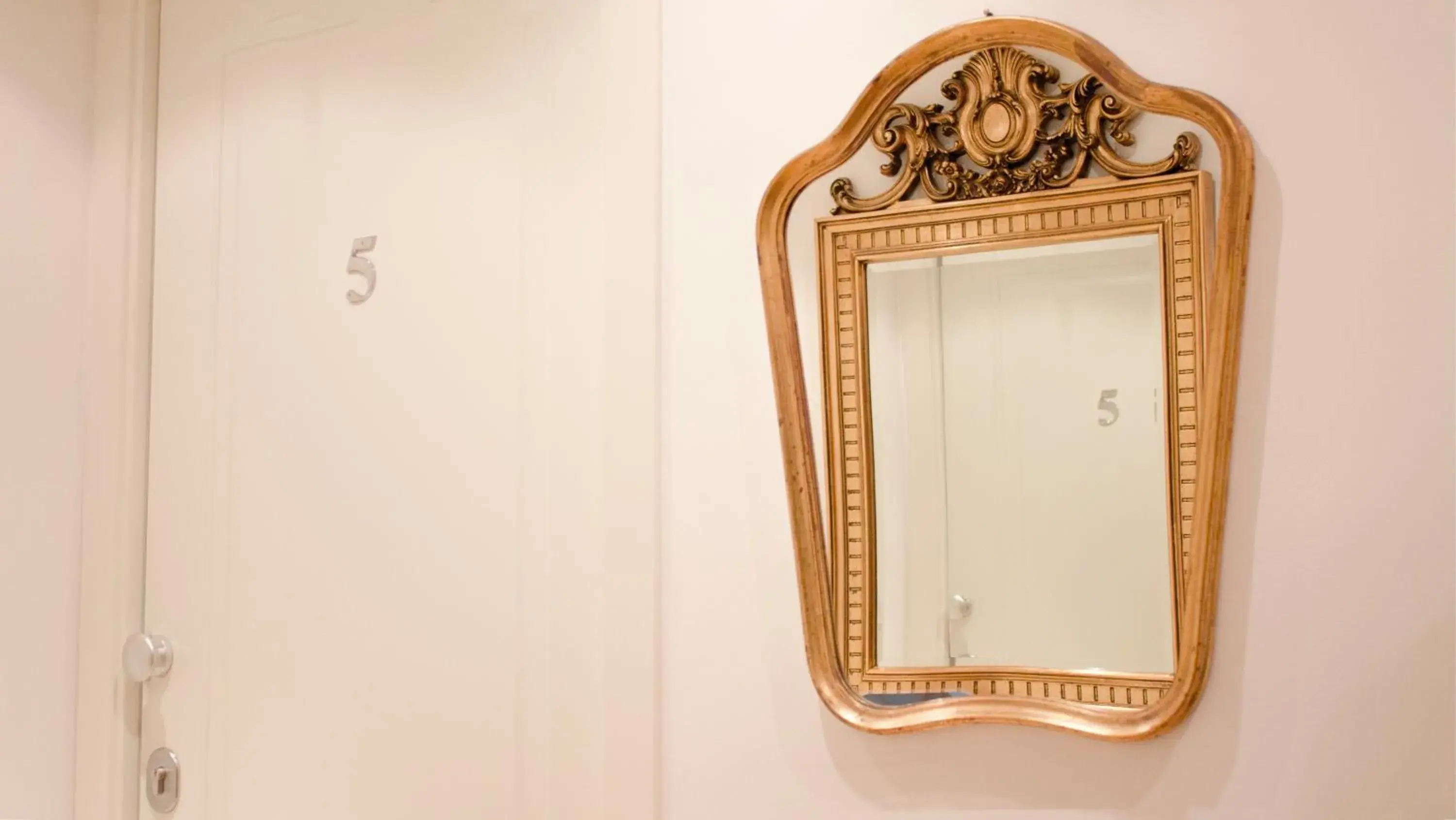 Facade/entrance in Aiello Rooms Facade/entrance in Aiello Rooms