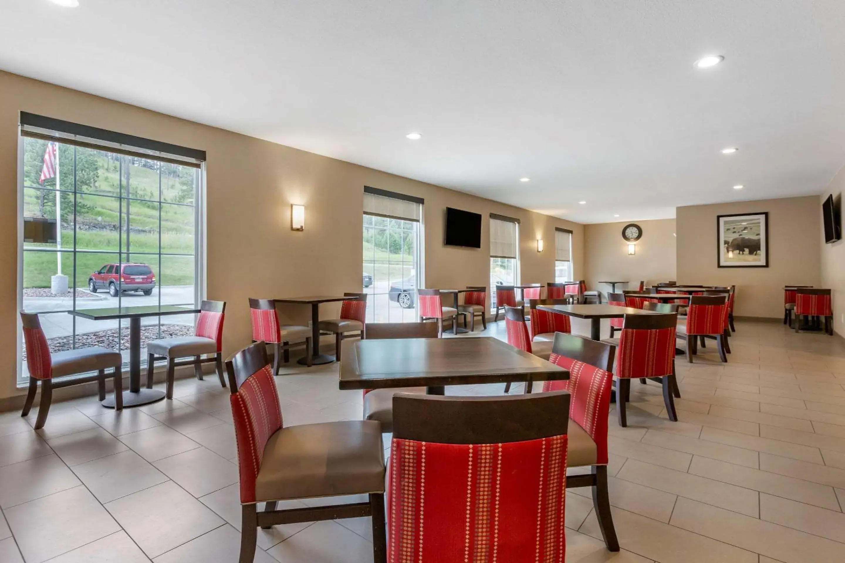 Restaurant/Places to Eat in Comfort Inn & Suites Near Mt. Rushmore