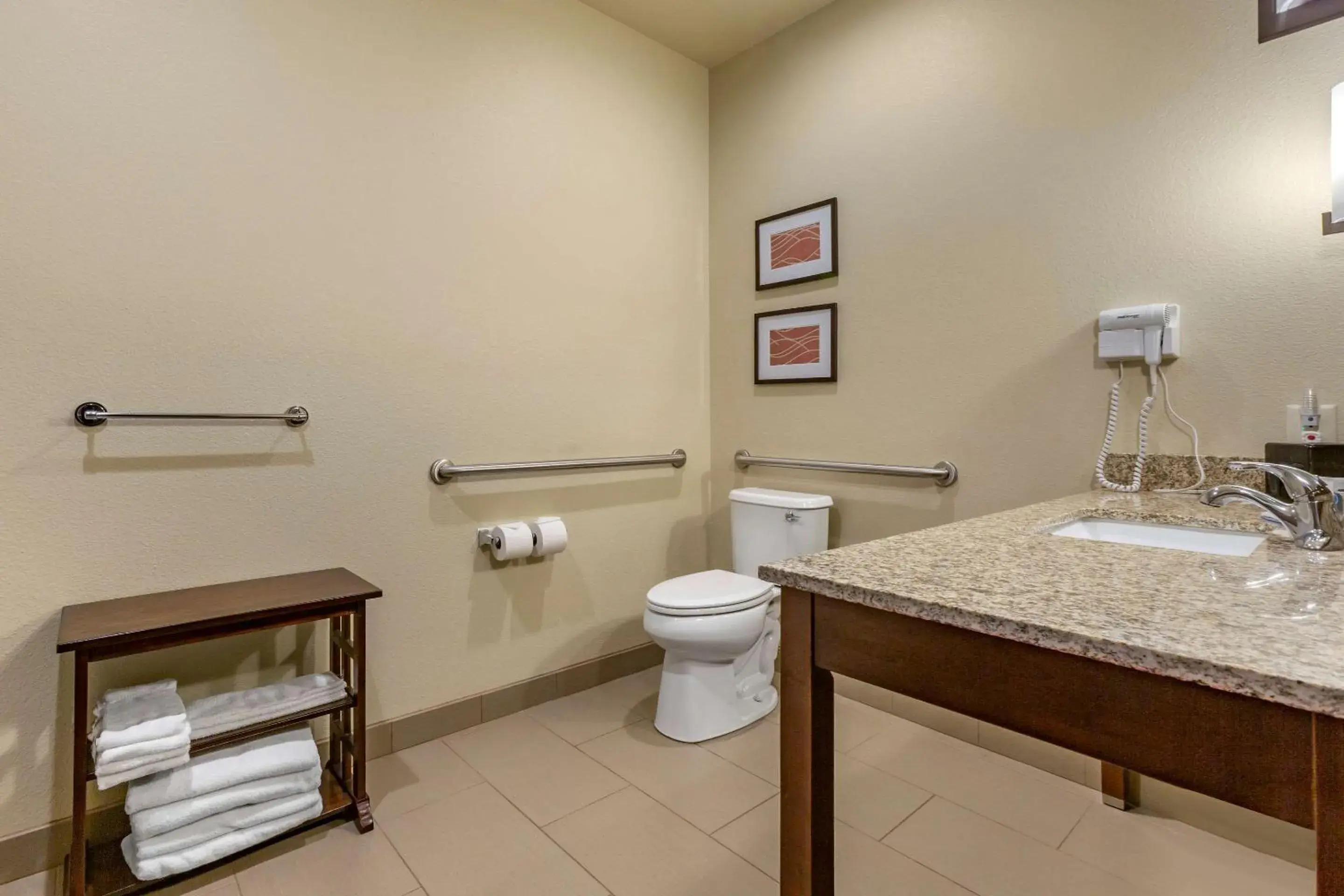 Bathroom in Comfort Inn & Suites Near Mt. Rushmore