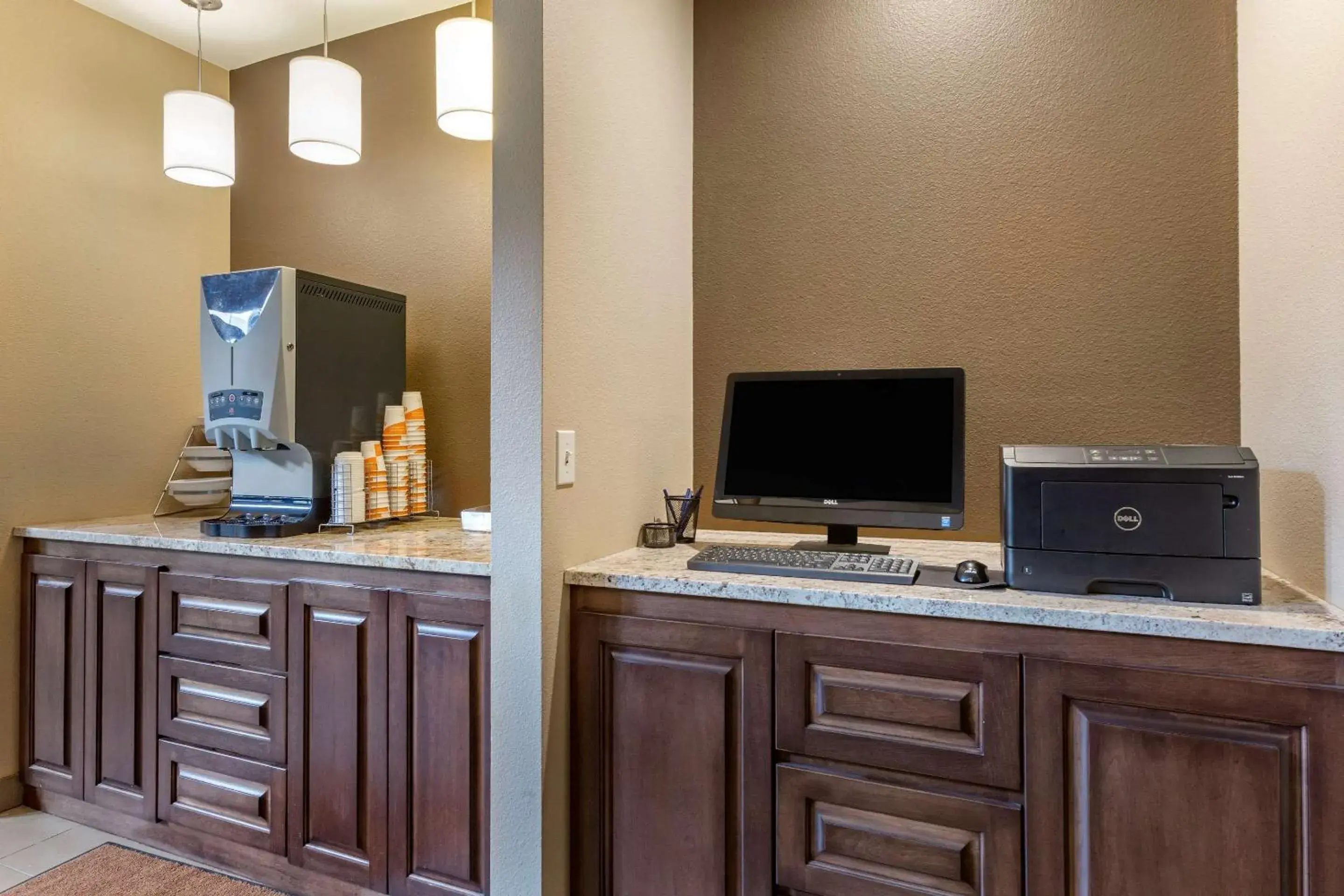 On site, TV/Entertainment Center in Comfort Inn & Suites Near Mt. Rushmore