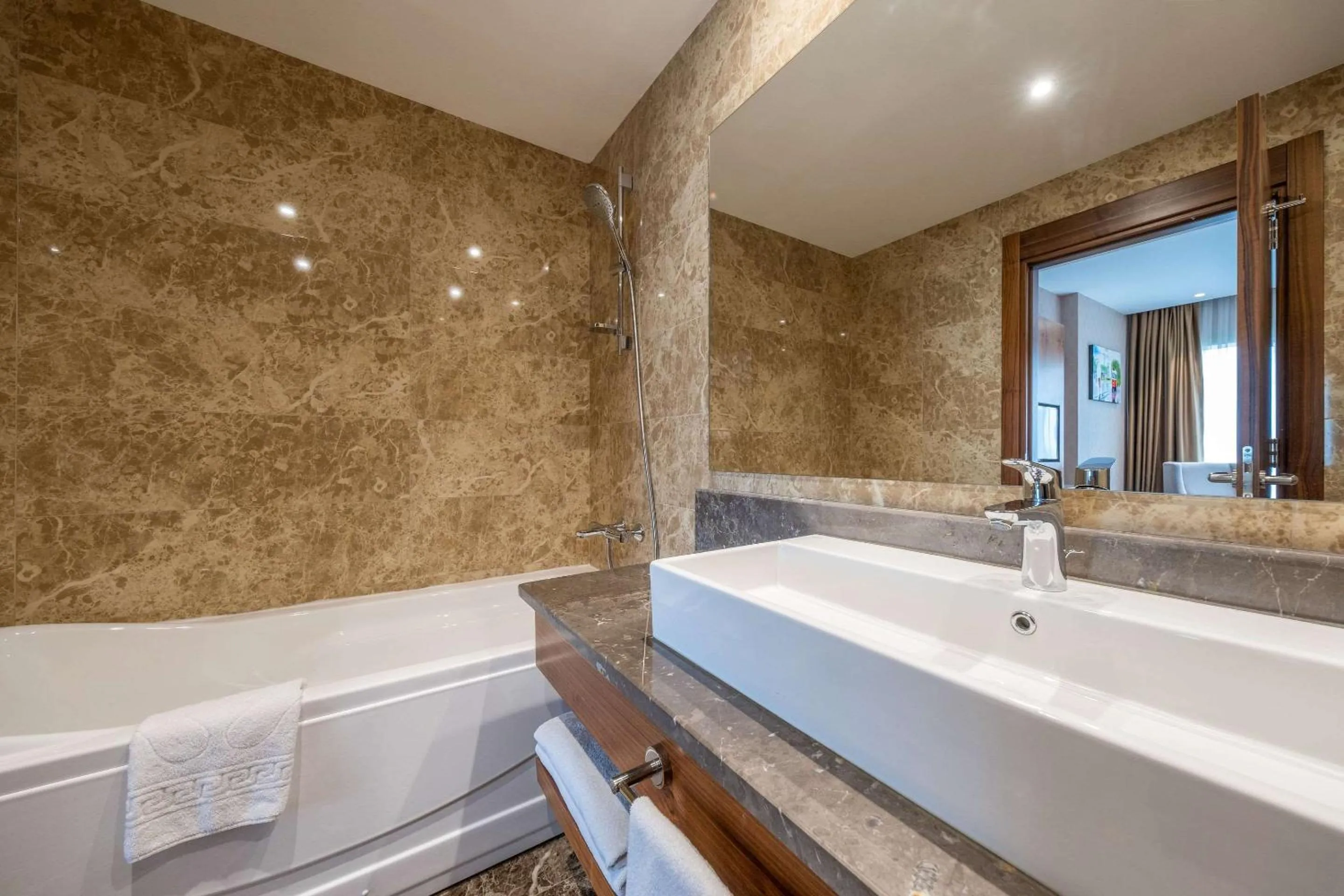 Bedroom in Clarion Hotel Istanbul Mahmutbey