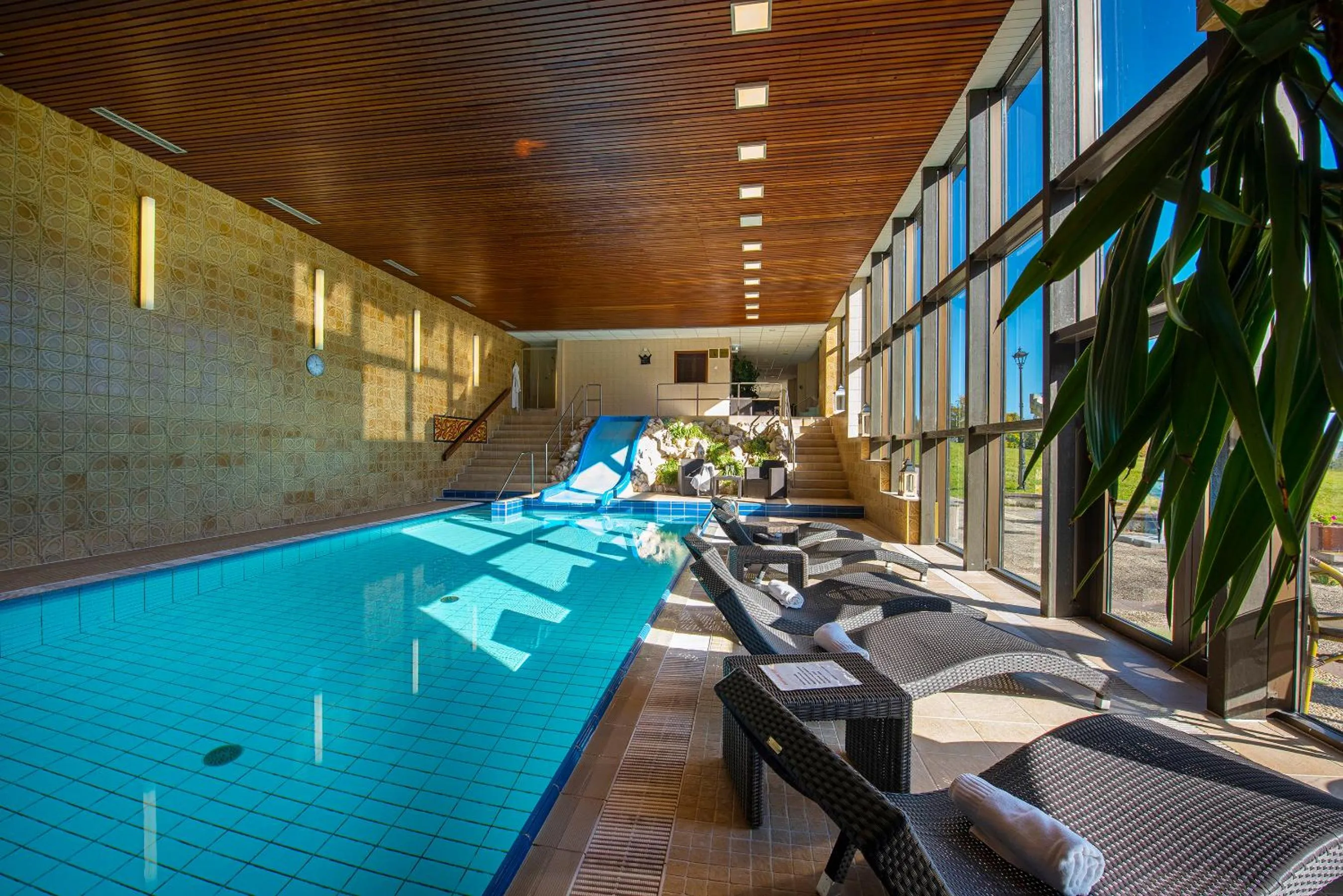 Swimming pool in President Hotel Montfort