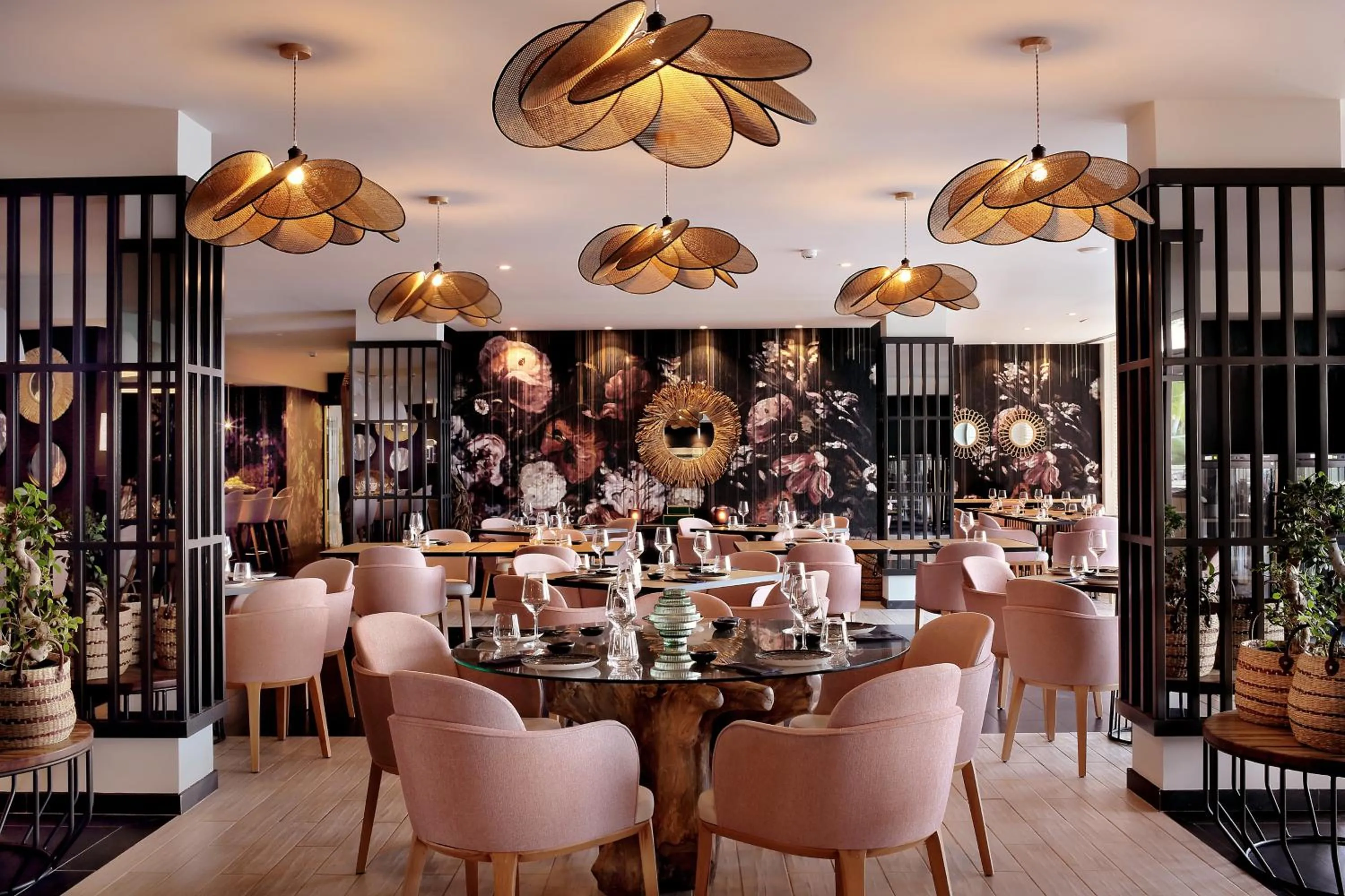 Restaurant/places to eat in Royal Apollonia by Louis Hotels