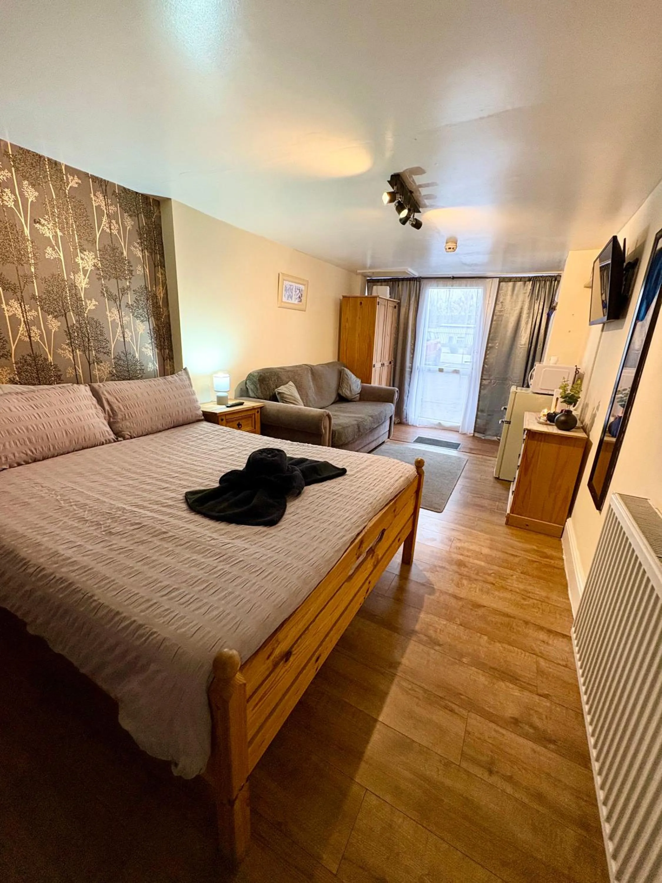 Bed in Travellers Rest Motel