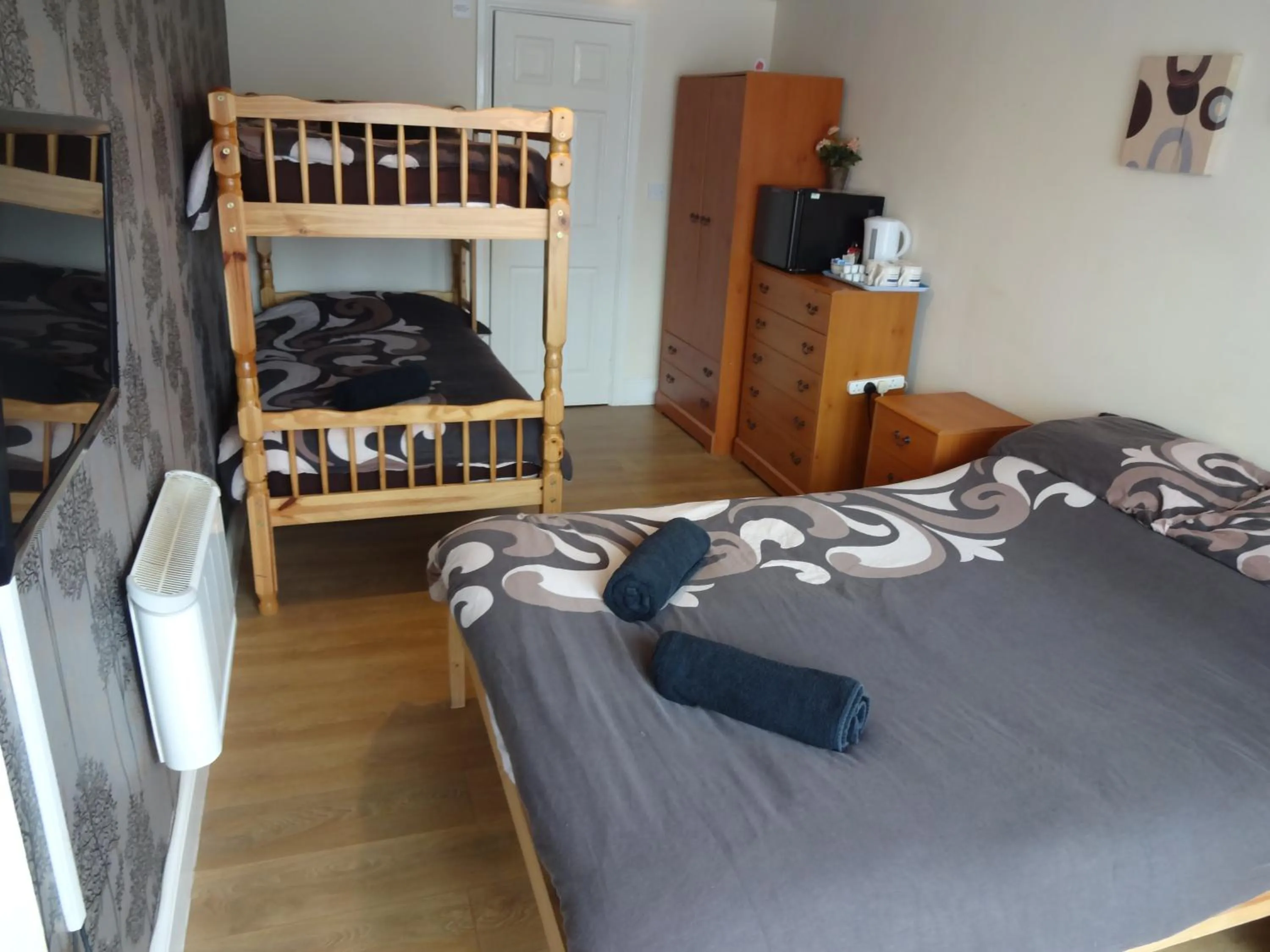 Photo of the whole room, Bed in Travellers Rest Motel