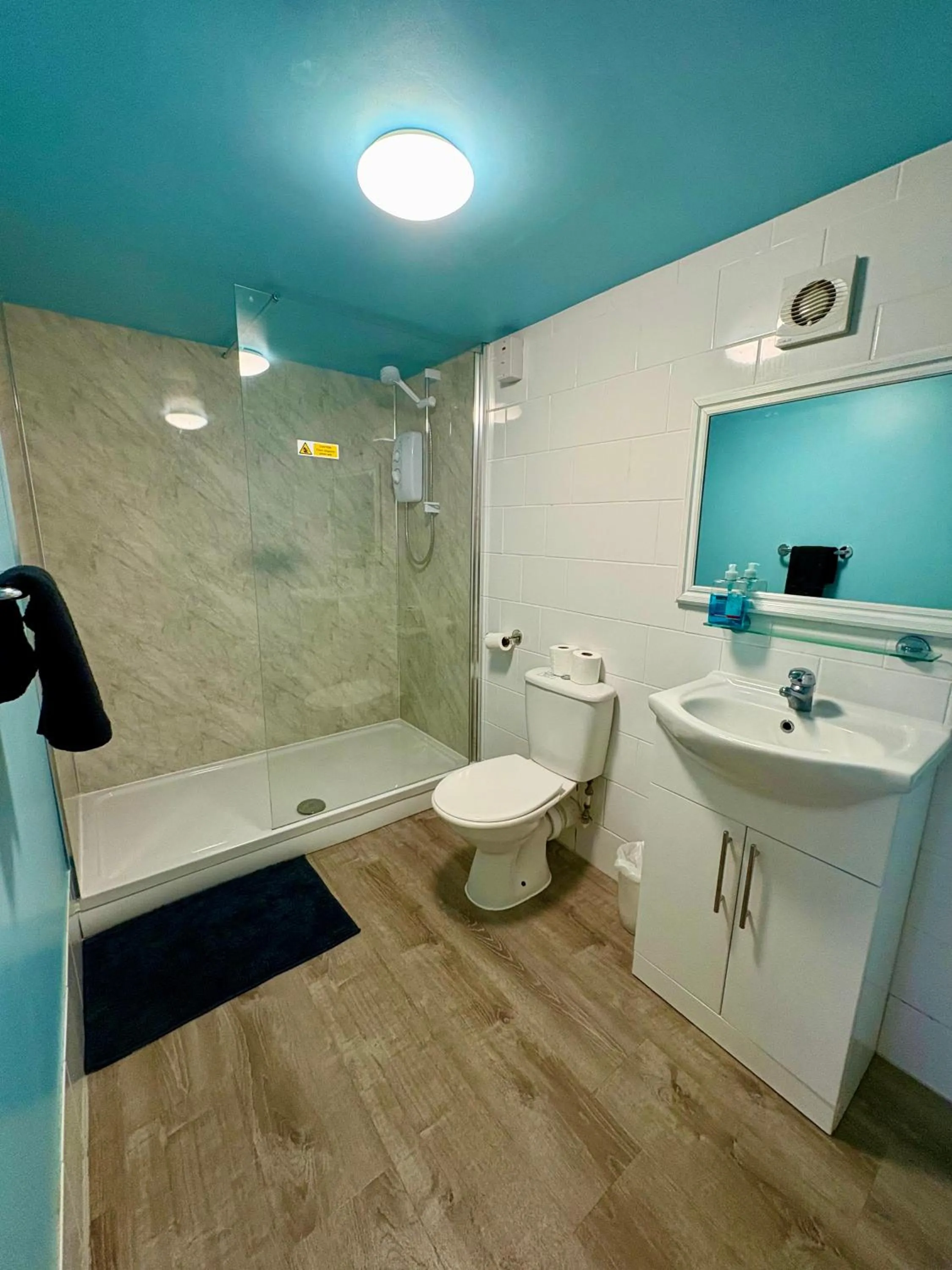 Shower in Travellers Rest Motel