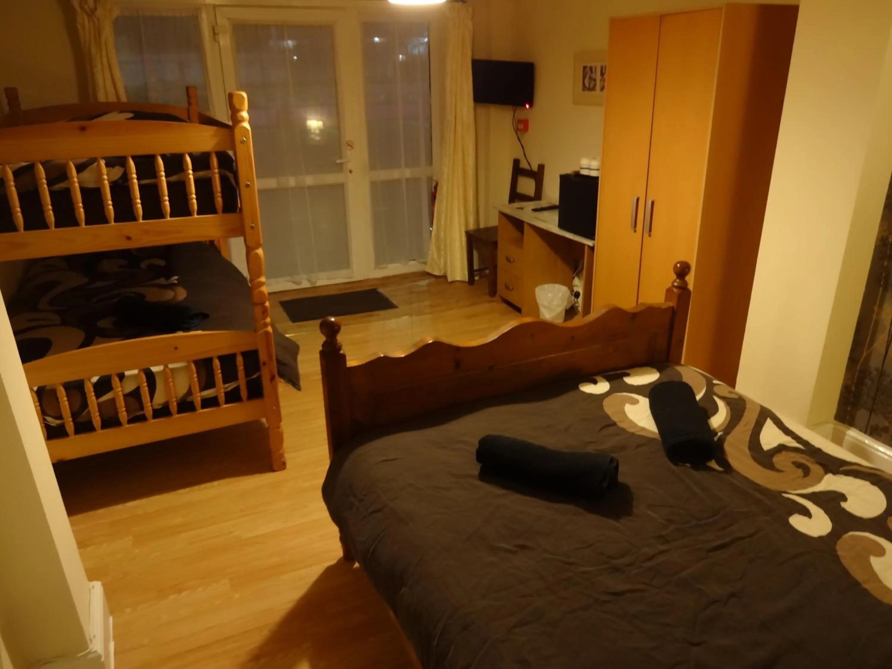 Photo of the whole room, Bed in Travellers Rest Motel