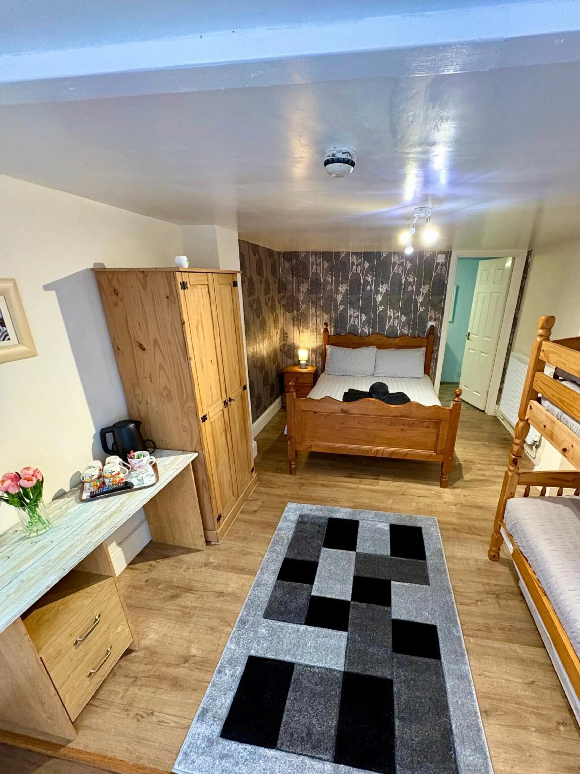 Bed in Travellers Rest Motel