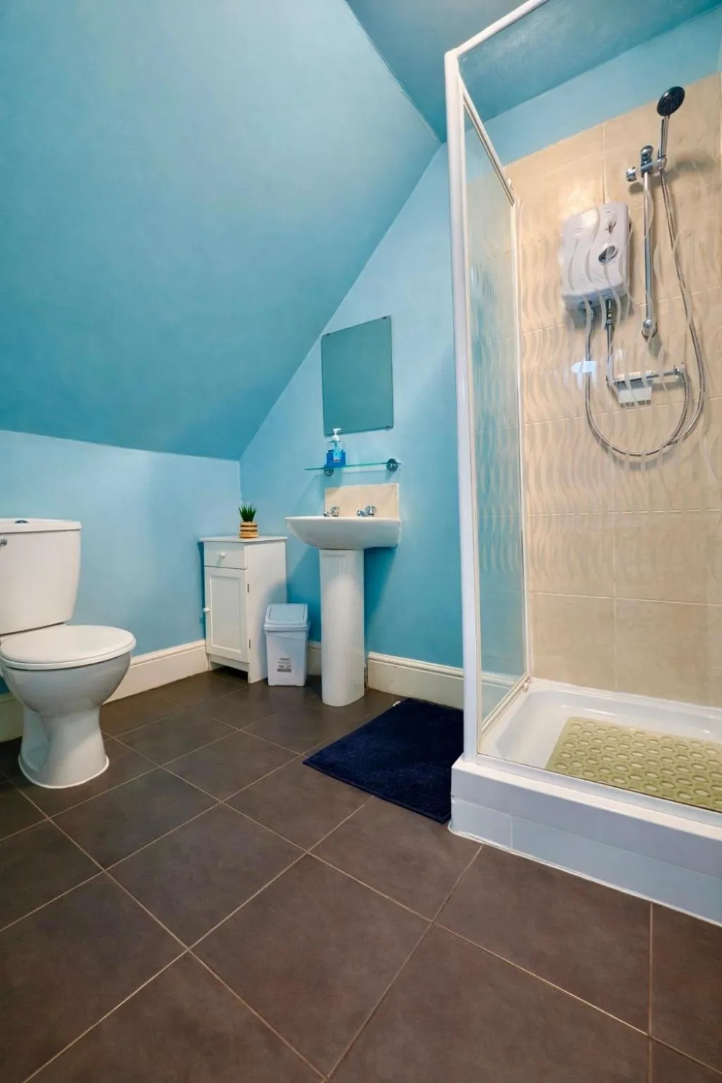 Shower in Travellers Rest Motel