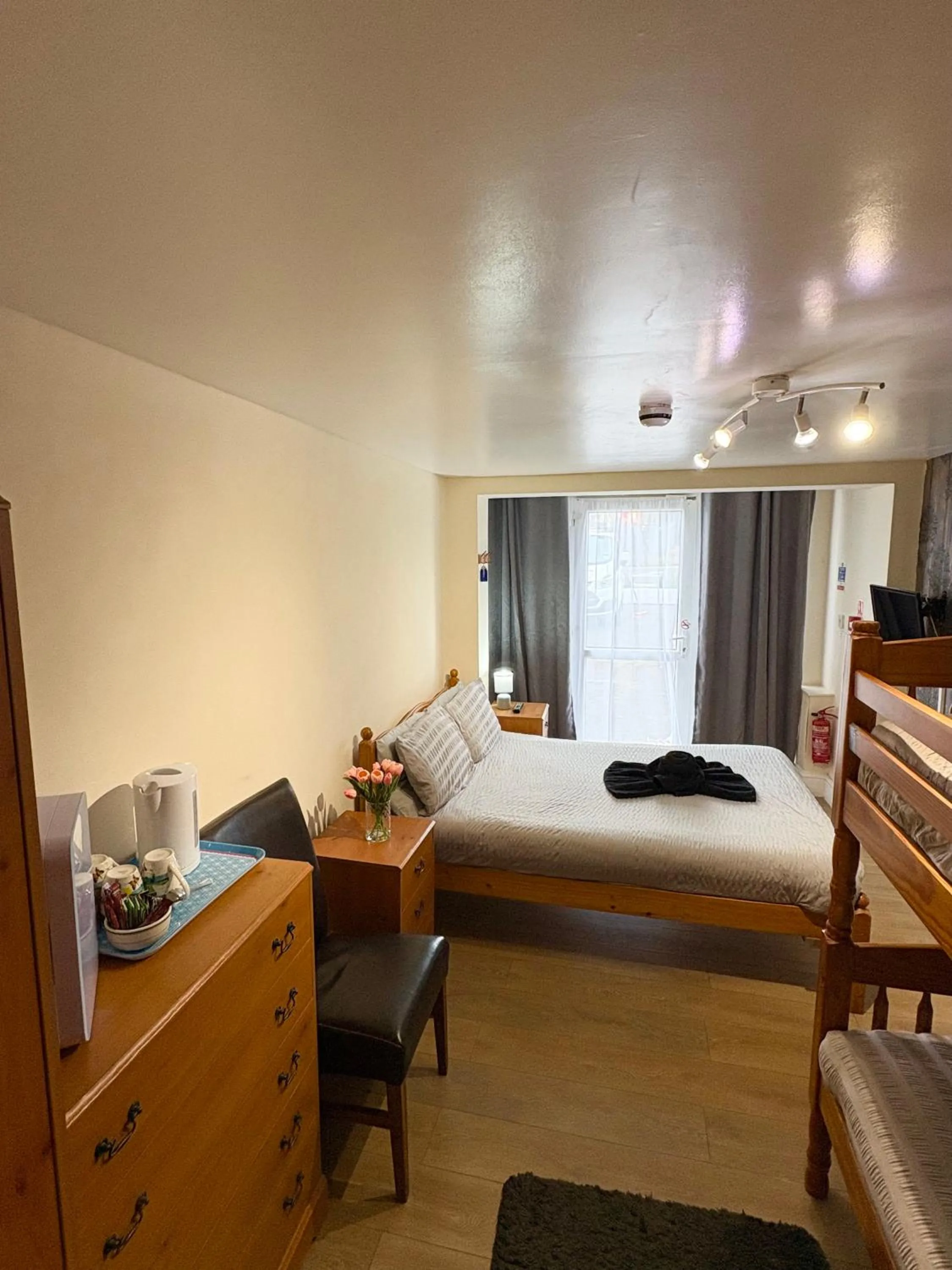 Bed in Travellers Rest Motel