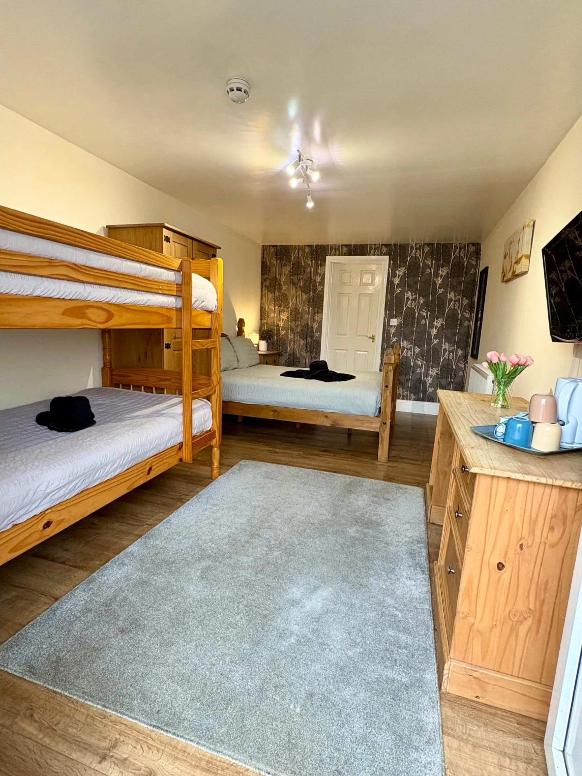 Bed in Travellers Rest Motel