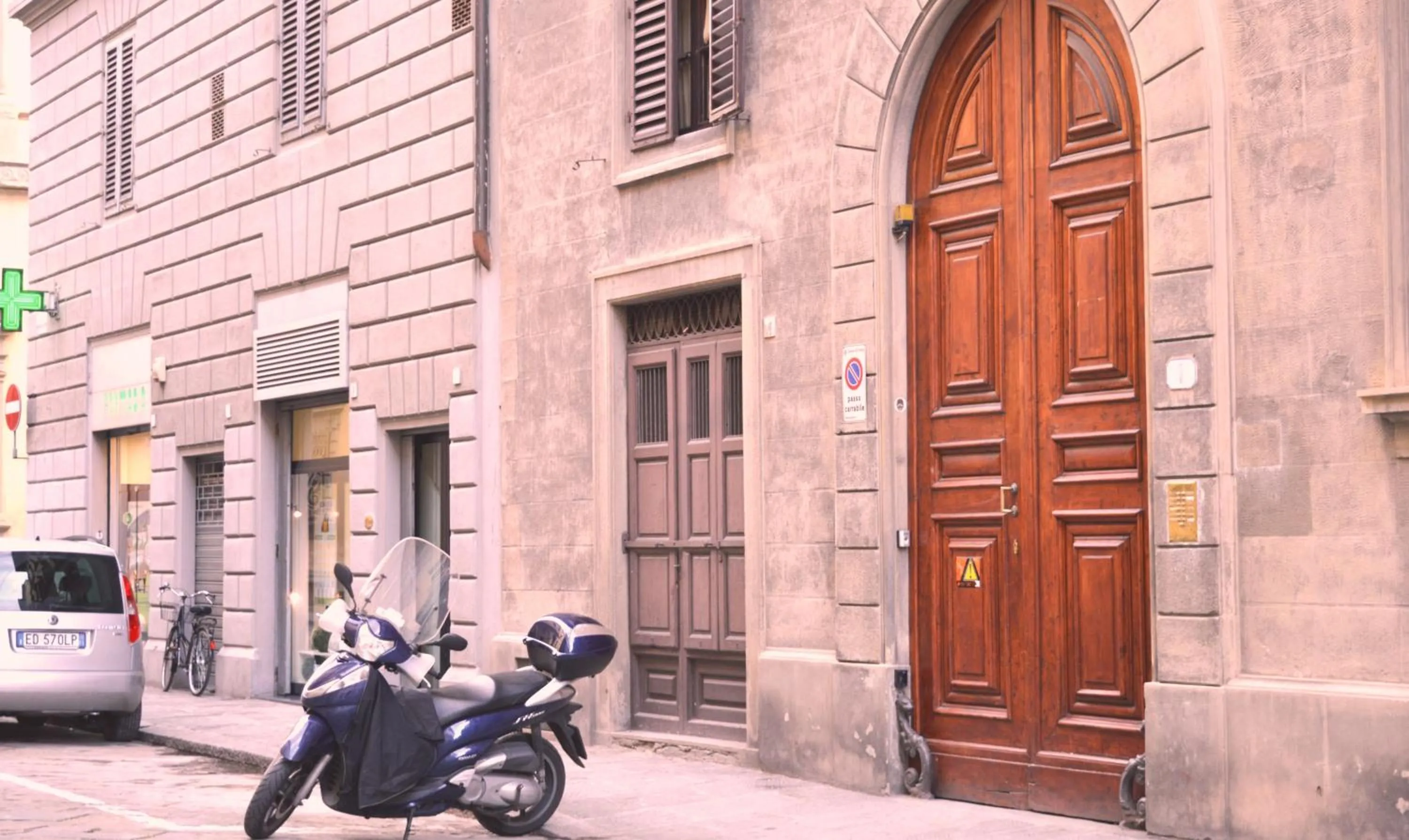 Facade/entrance in San Marco Suite Center