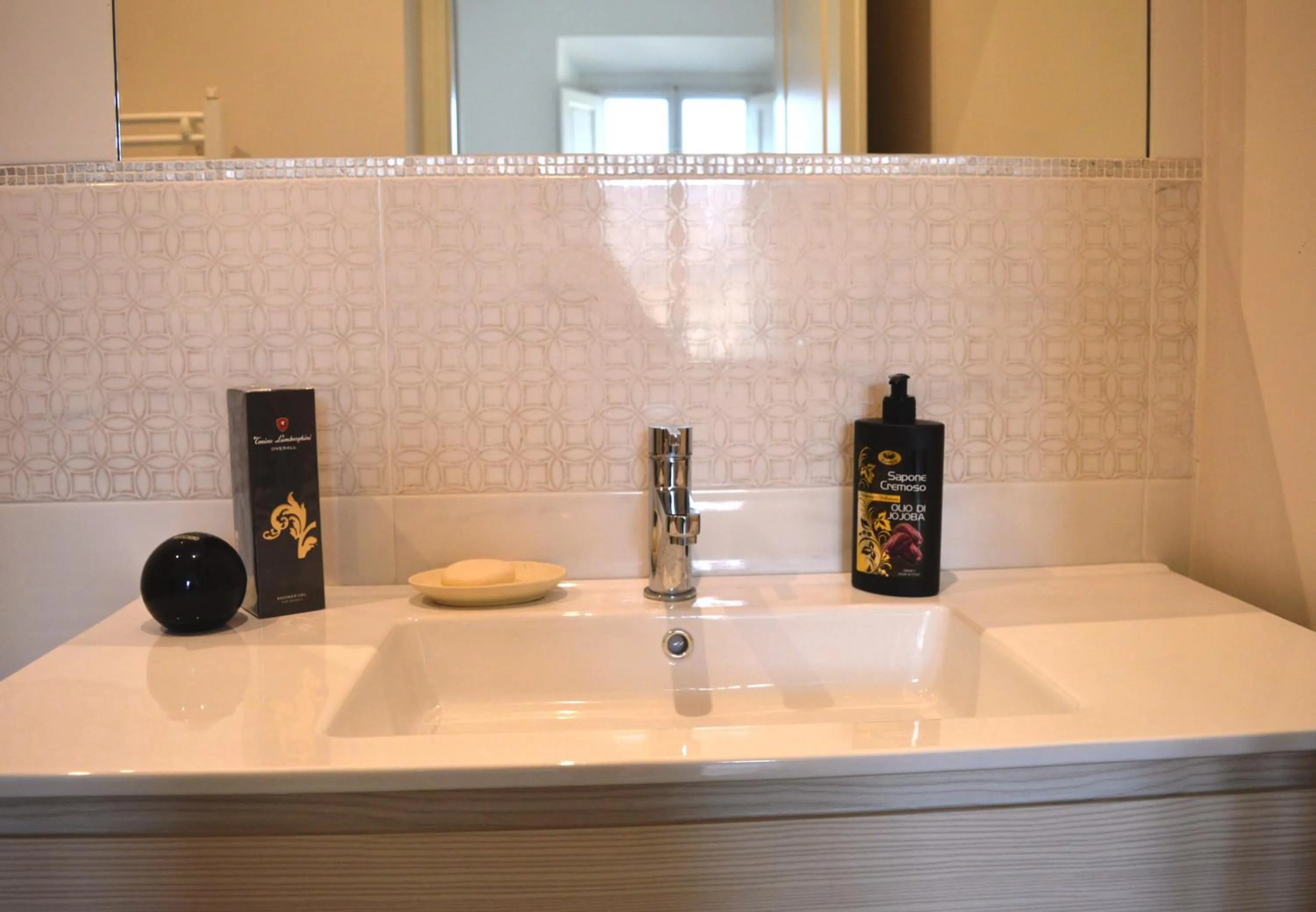 Shower in San Marco Suite Center