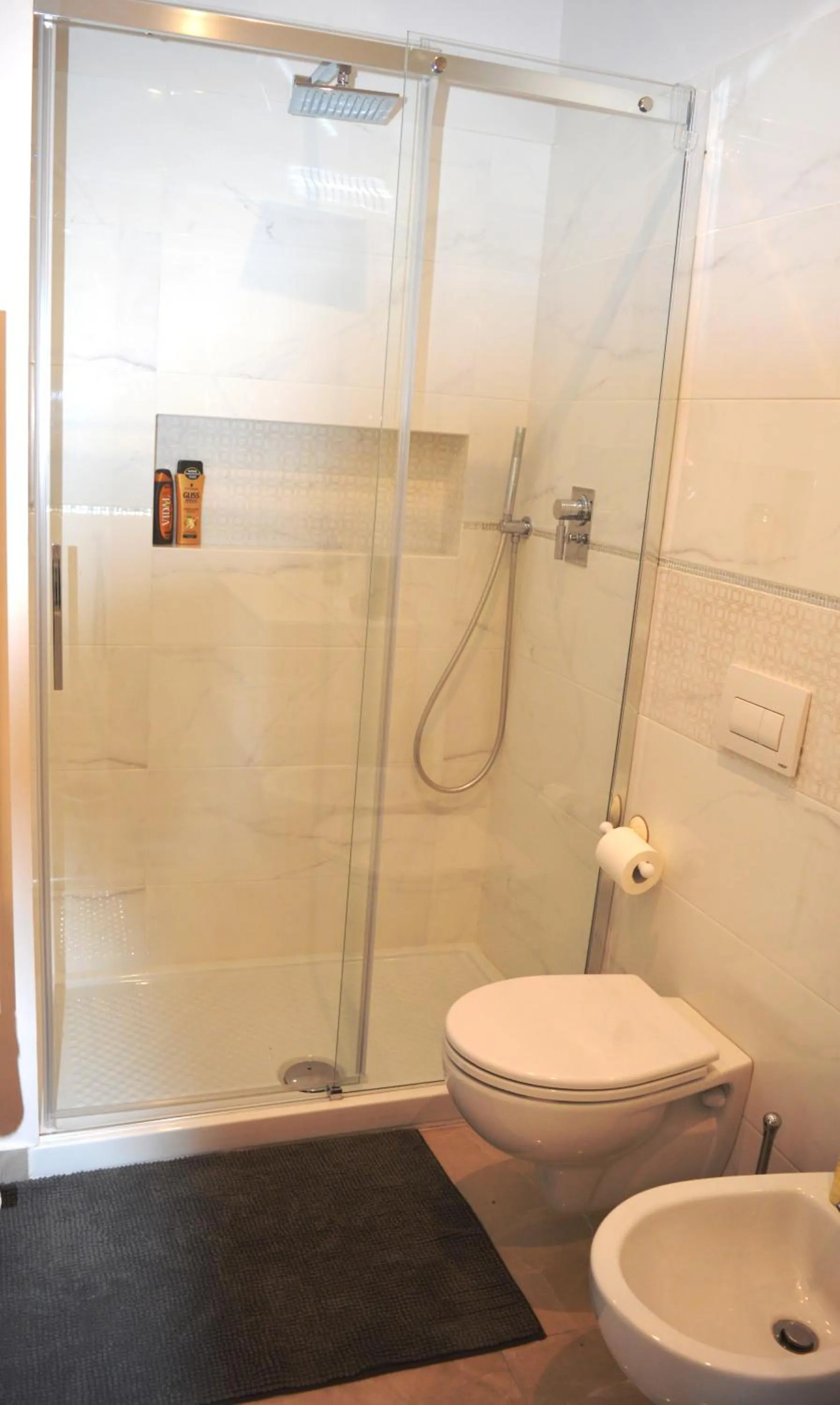 Shower in San Marco Suite Center