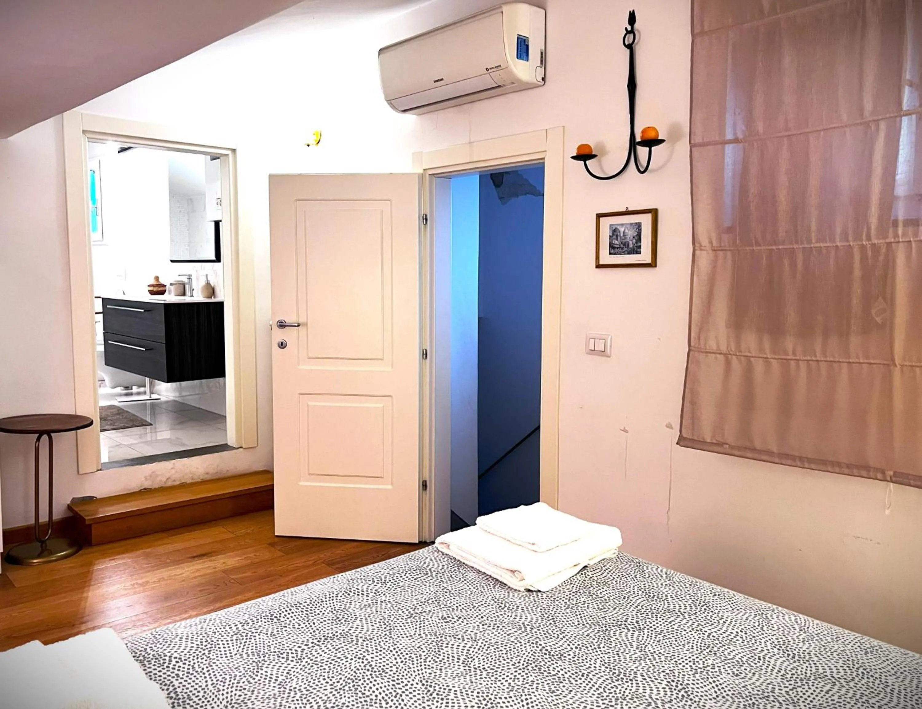 Bathroom, Bed in San Marco Suite Center