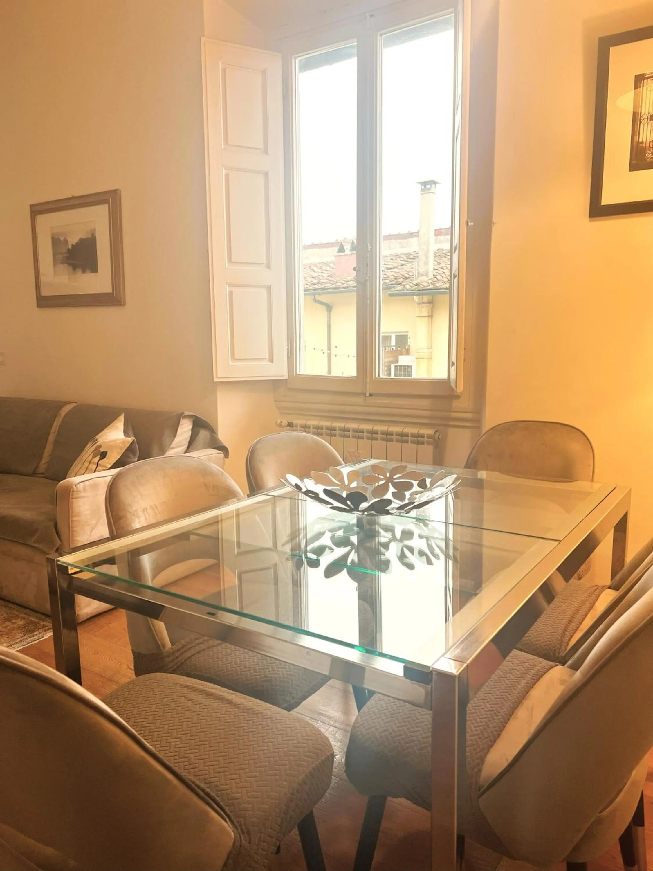 Dining area in San Marco Suite Center