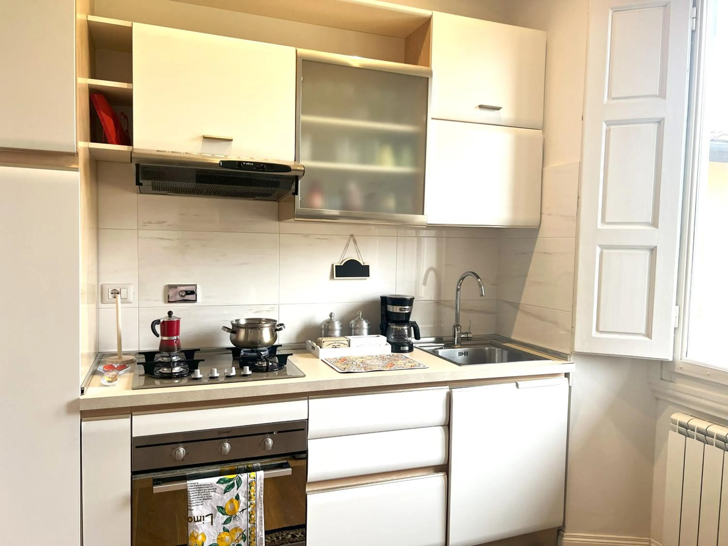 Coffee/tea facilities in San Marco Suite Center