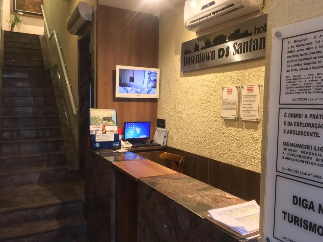 Lobby or reception in Downtown Santana Hotel