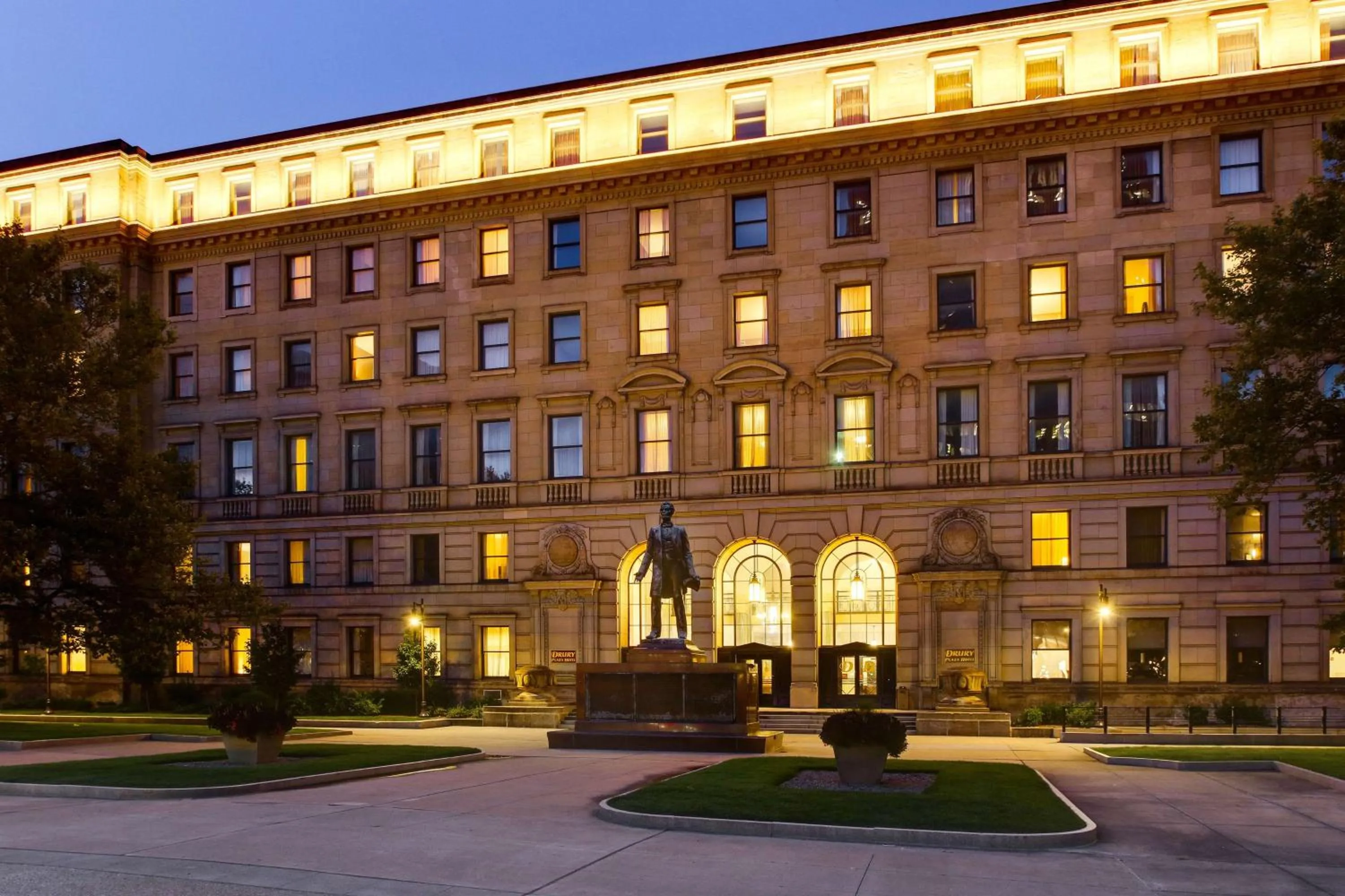 Property building in Drury Plaza Hotel Cleveland Downtown