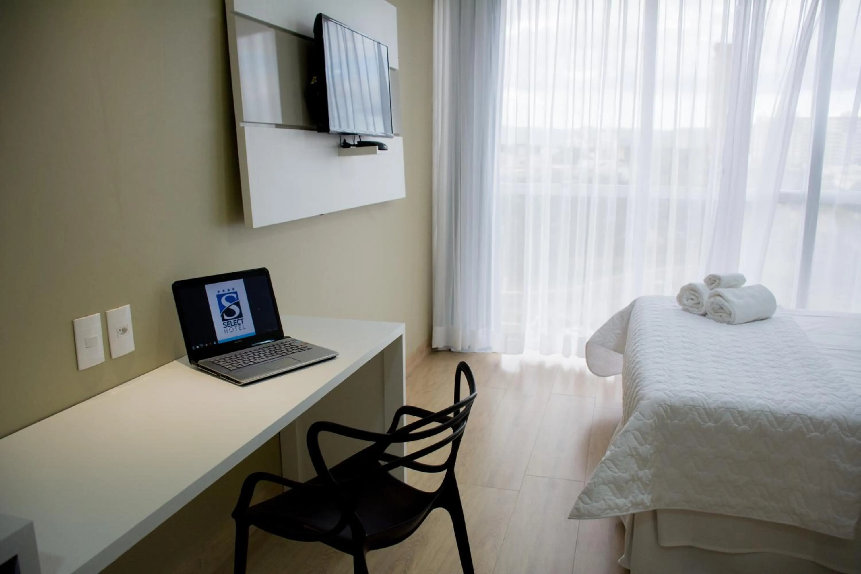 Other, Bed in Select Hotel