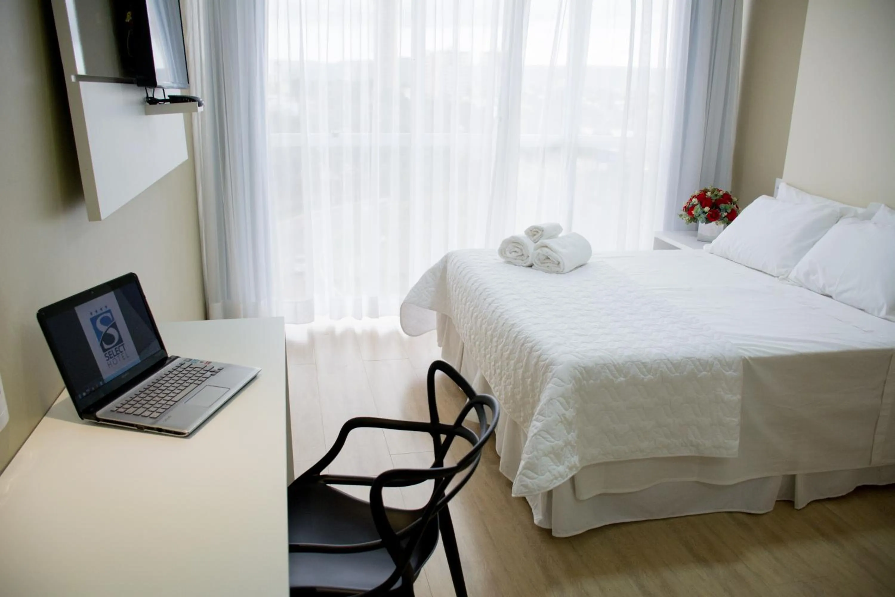 Other, Bed in Select Hotel