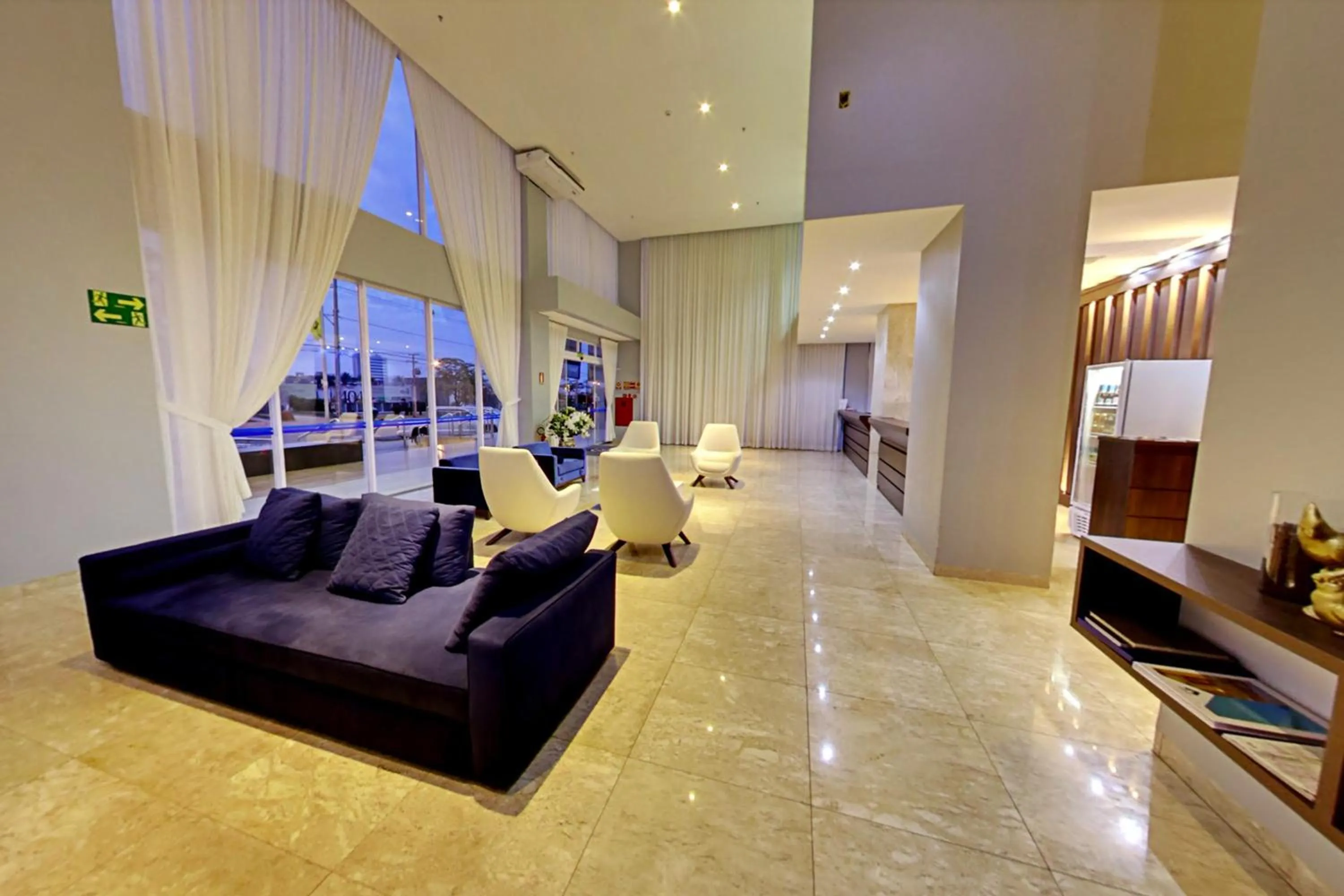 Communal lounge/ TV room in Select Hotel