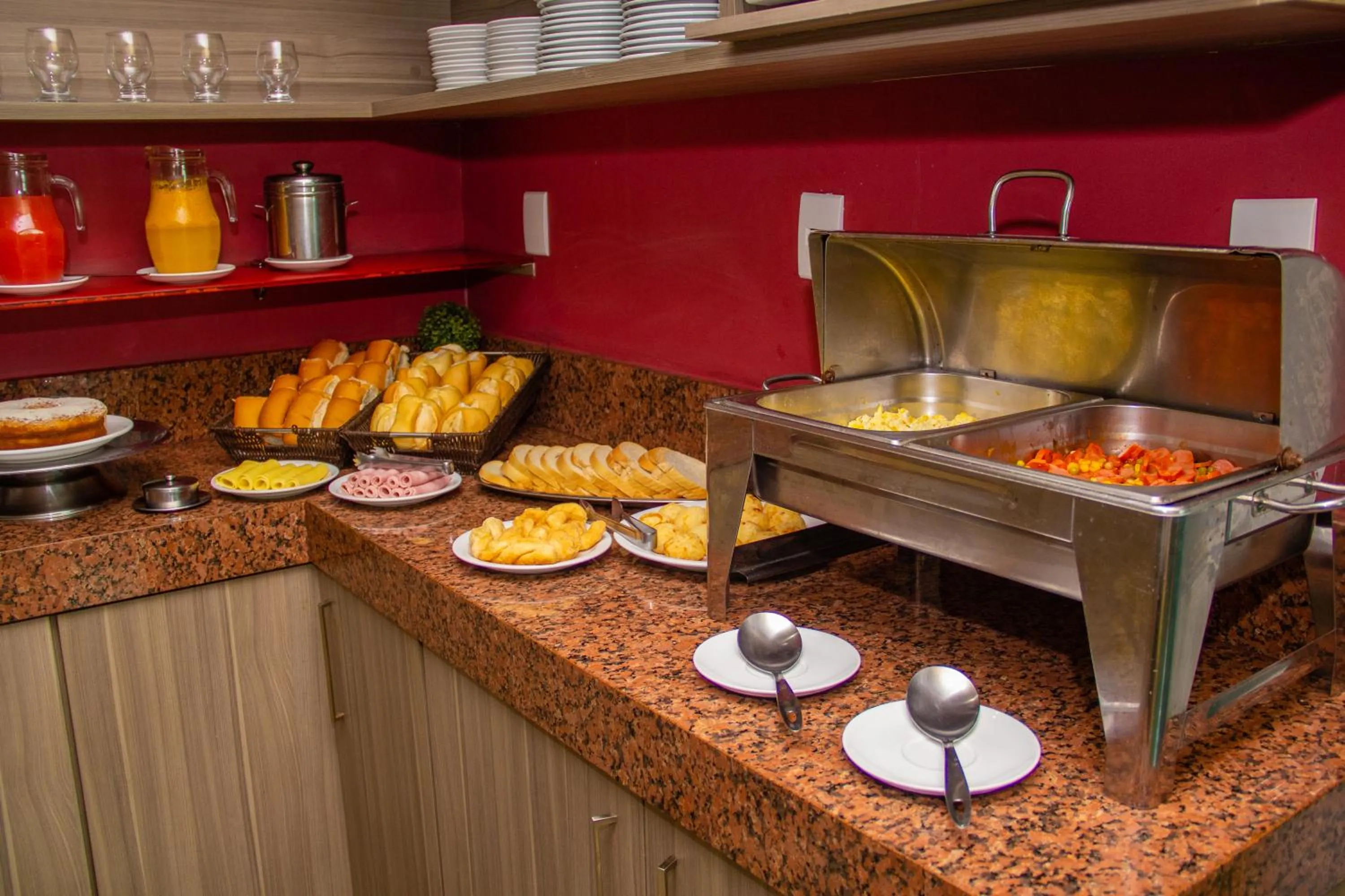 Food and drinks in Domus Hotel Torre - Canaã dos Carajás