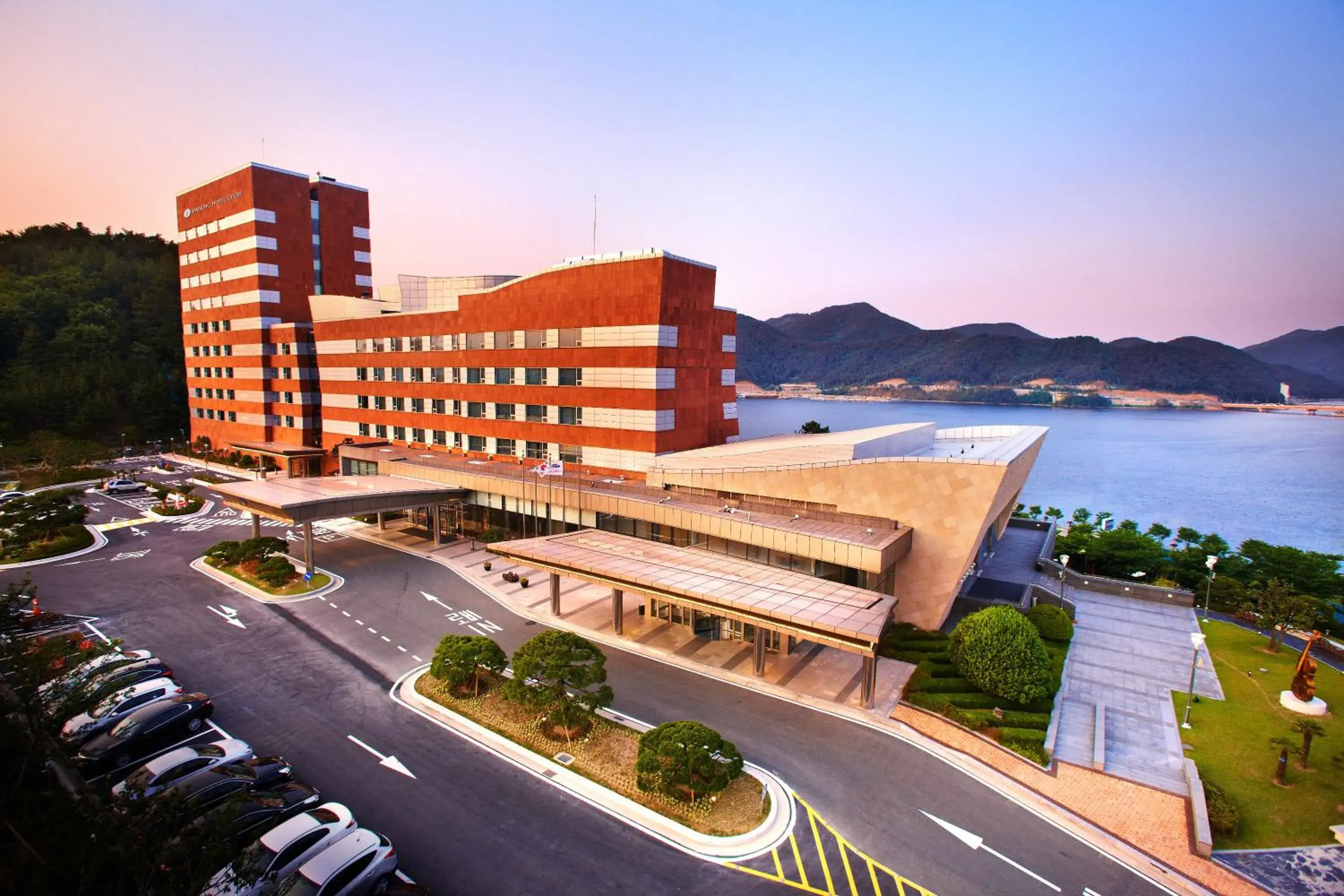 Property building in Geoje Samsung Hotel Property building in Geoje Samsung Hotel