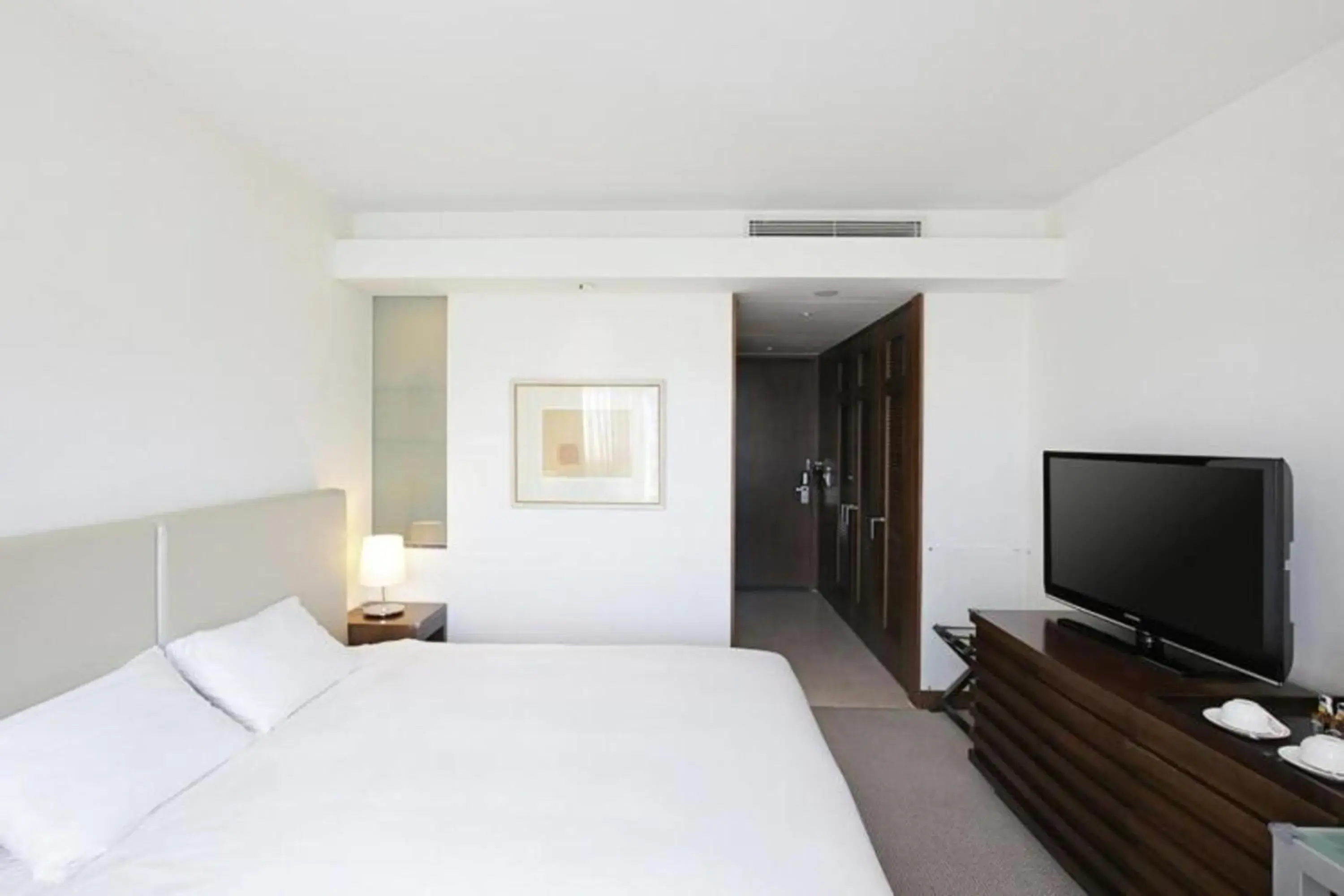 Bedroom, Bed in Geoje Samsung Hotel Bedroom, Bed in Geoje Samsung Hotel