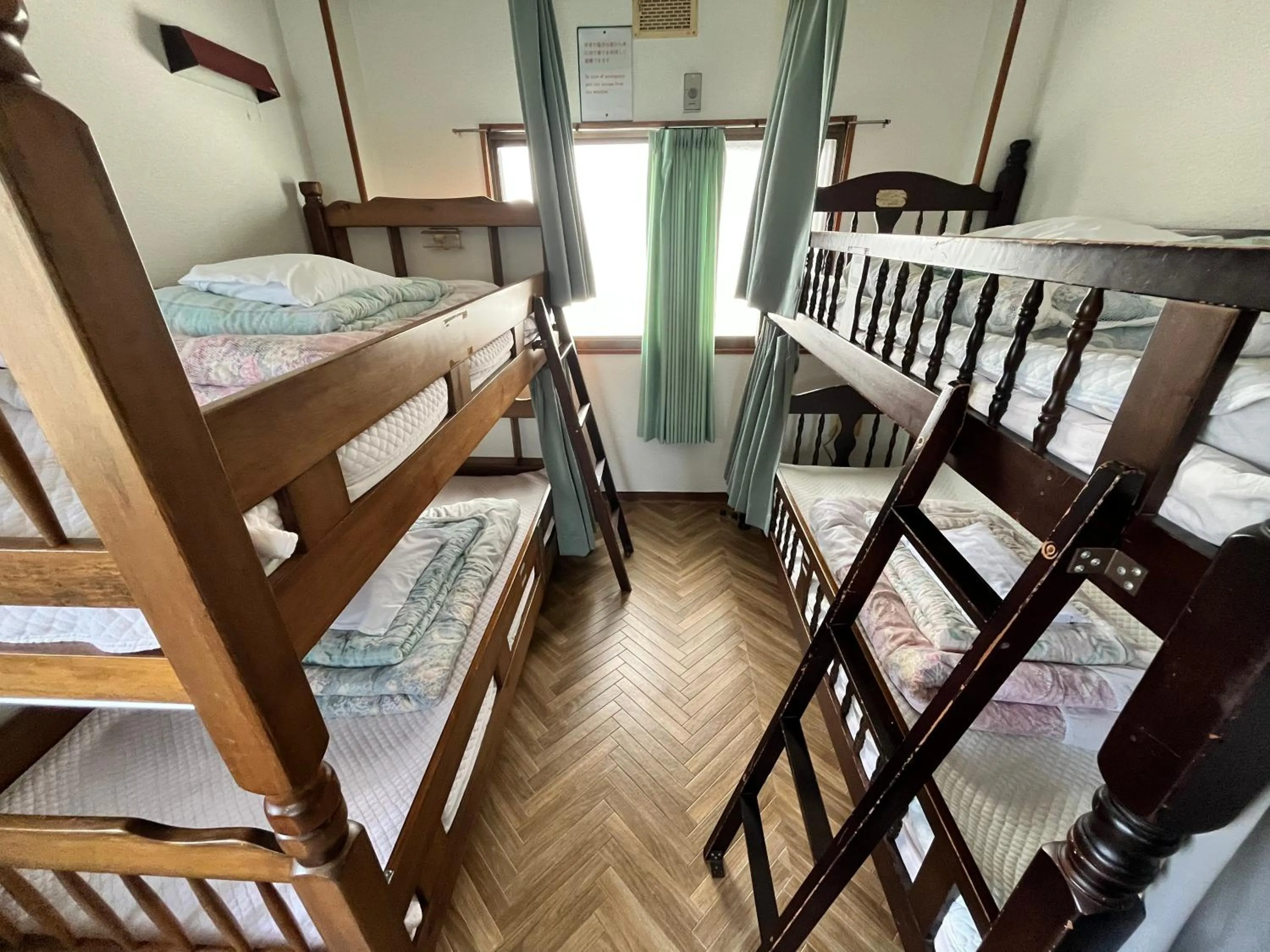 bunk bed, Bed in Kobe Guesthouse