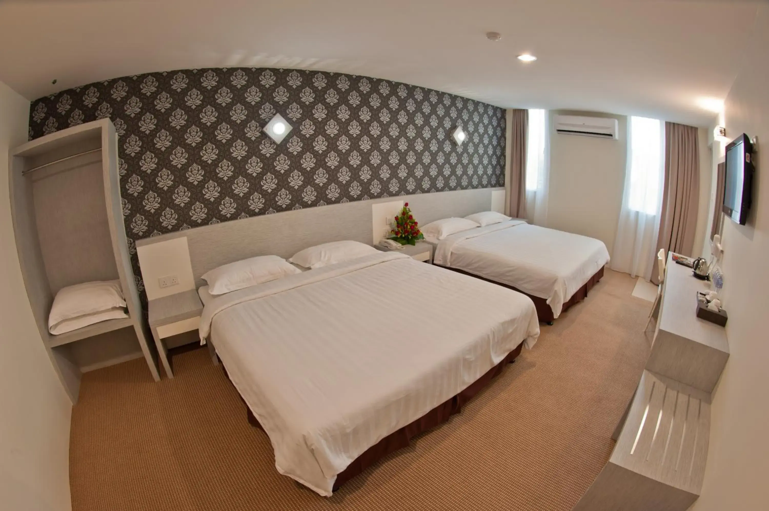 Photo of the whole room, Bed in De Spring Hotel Photo of the whole room, Bed in De Spring Hotel