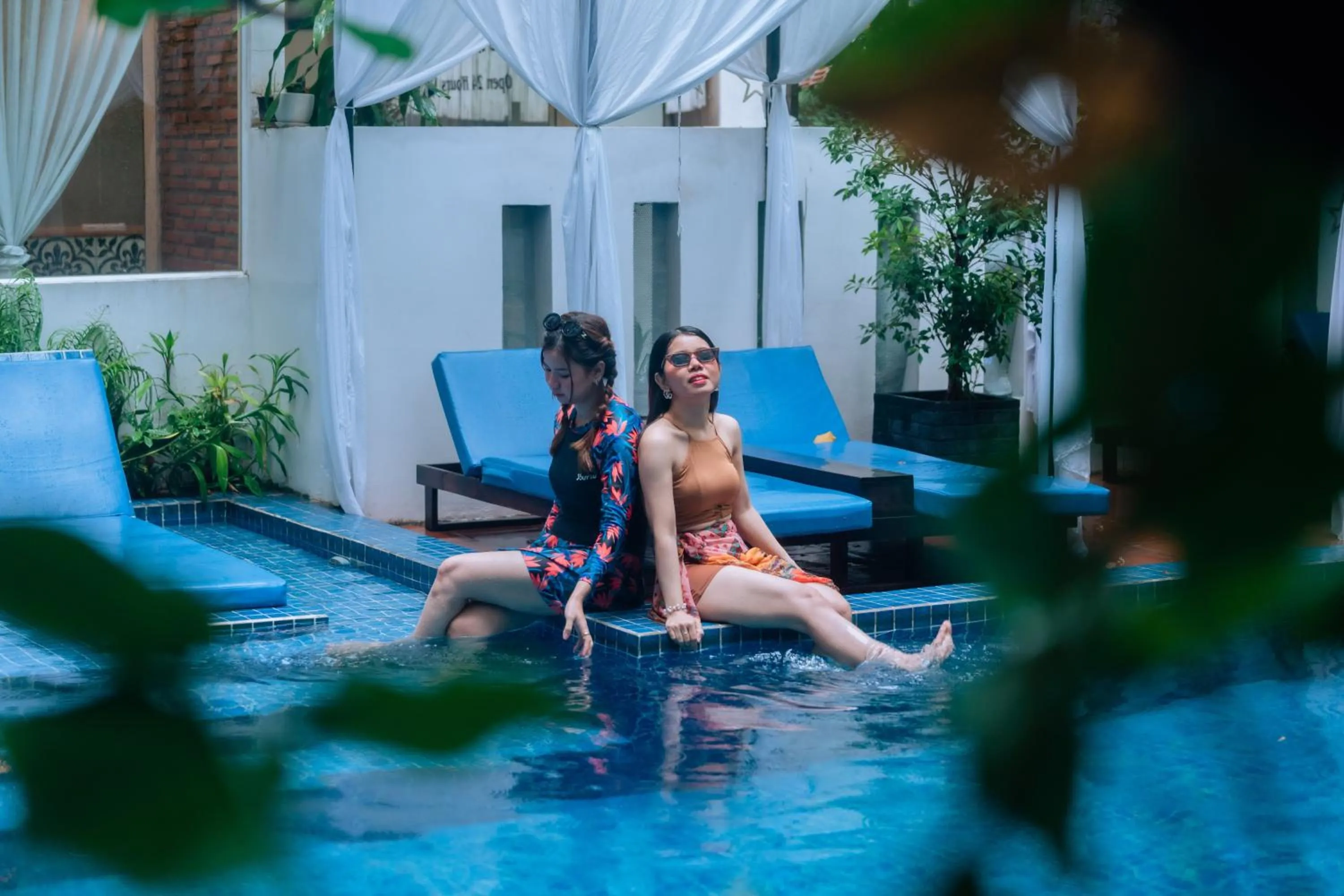 Entertainment in Home Chic Hotel