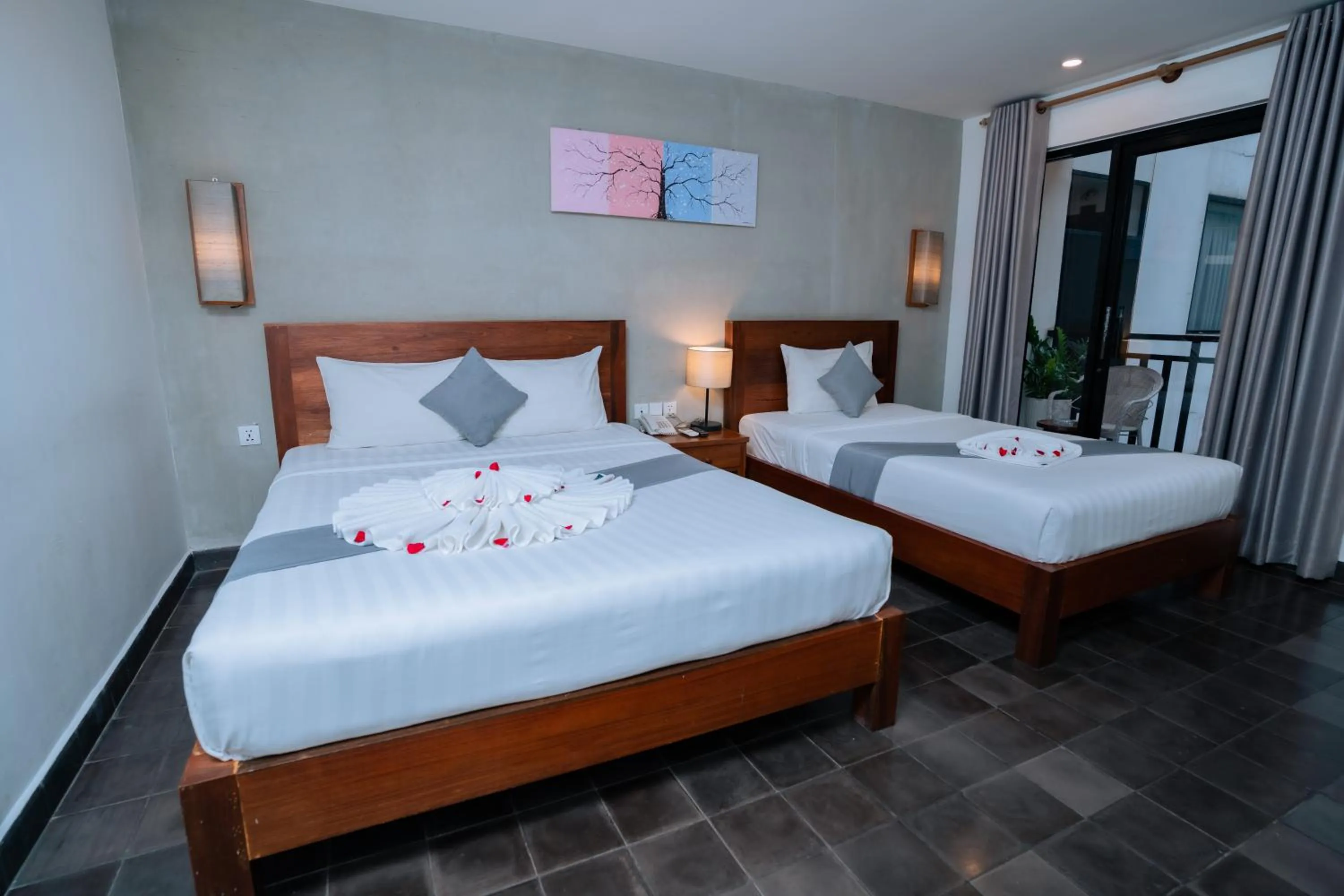 Swimming pool, Bed in Home Chic Hotel