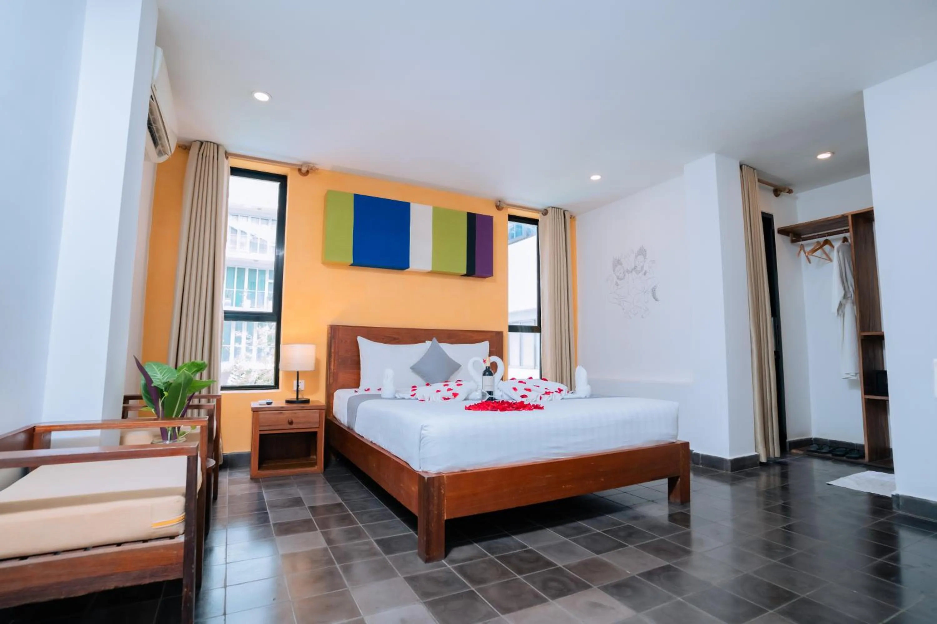 Bedroom, Bed in Home Chic Hotel