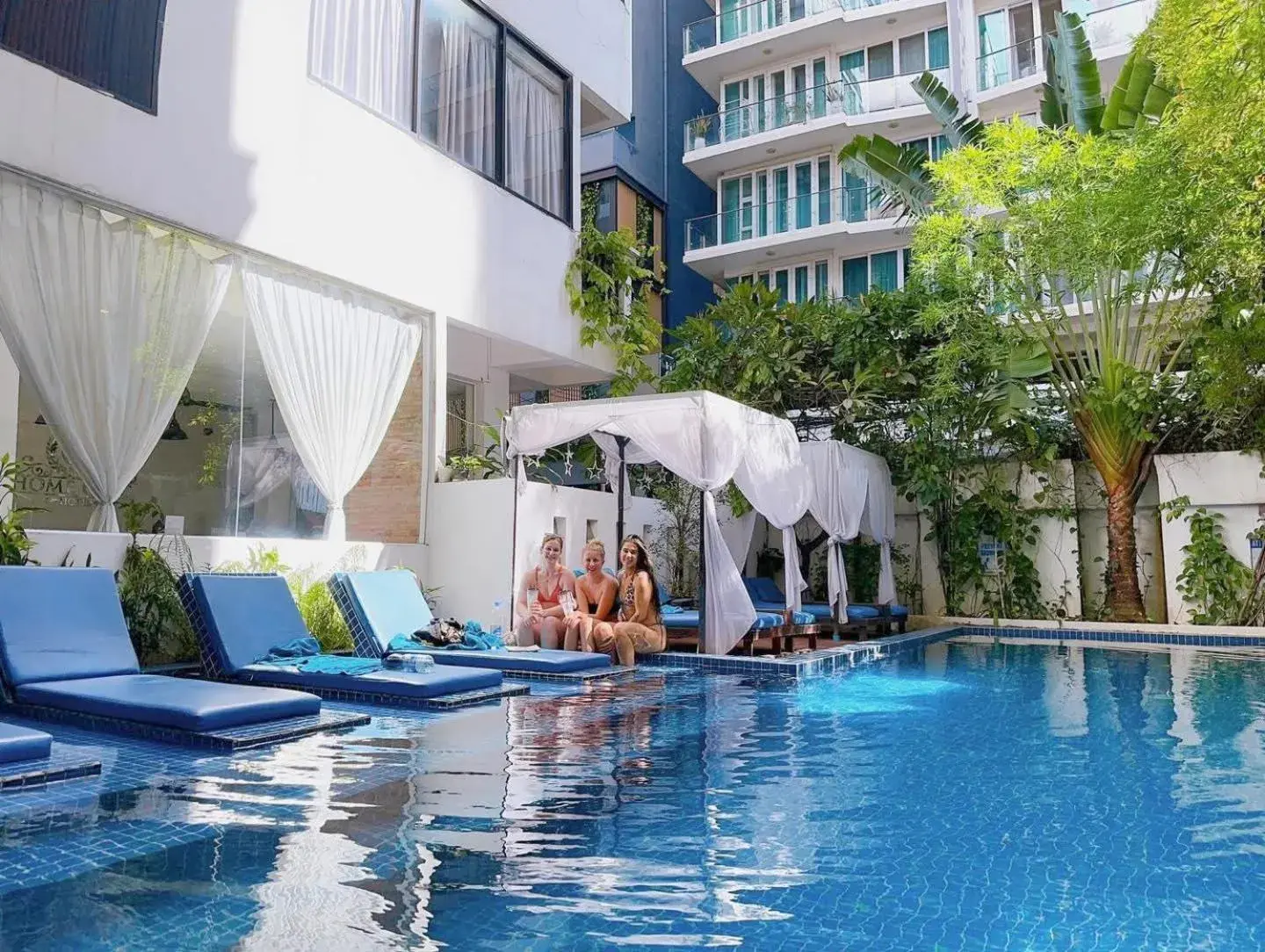 Swimming pool in Home Chic Hotel Swimming pool in Home Chic Hotel