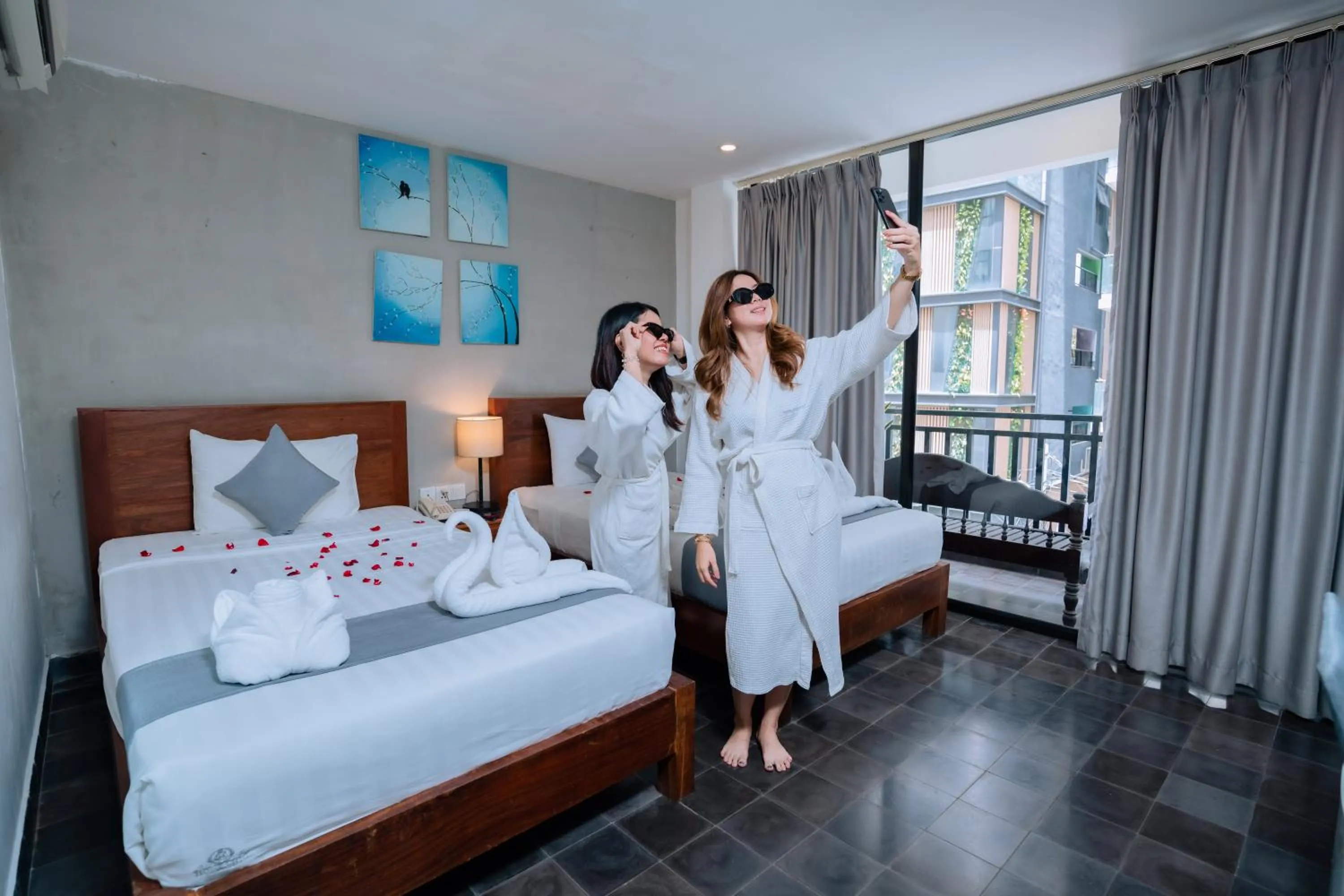 Bedroom, Bed in Home Chic Hotel