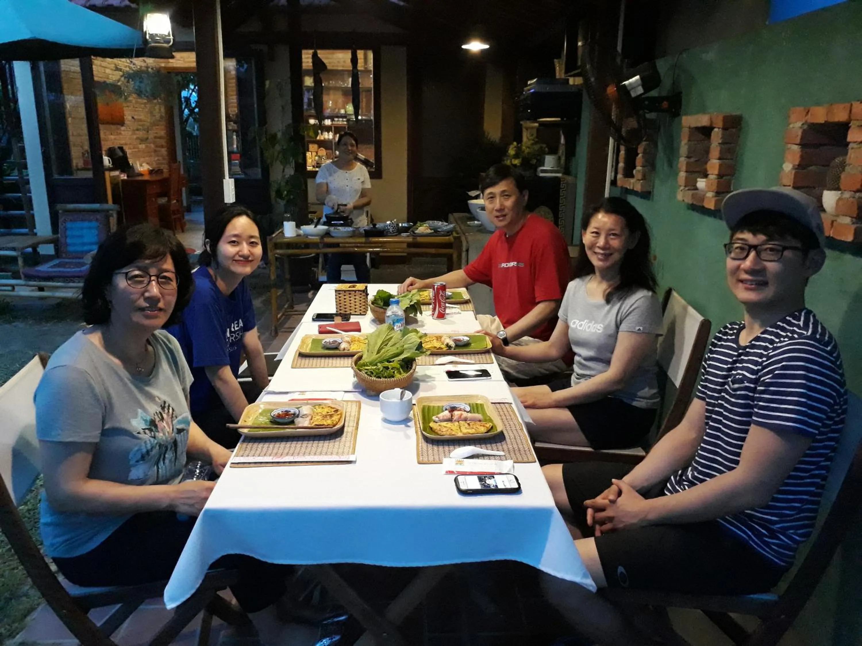 People in Chez Xuân ở Hội An - Rooms & more