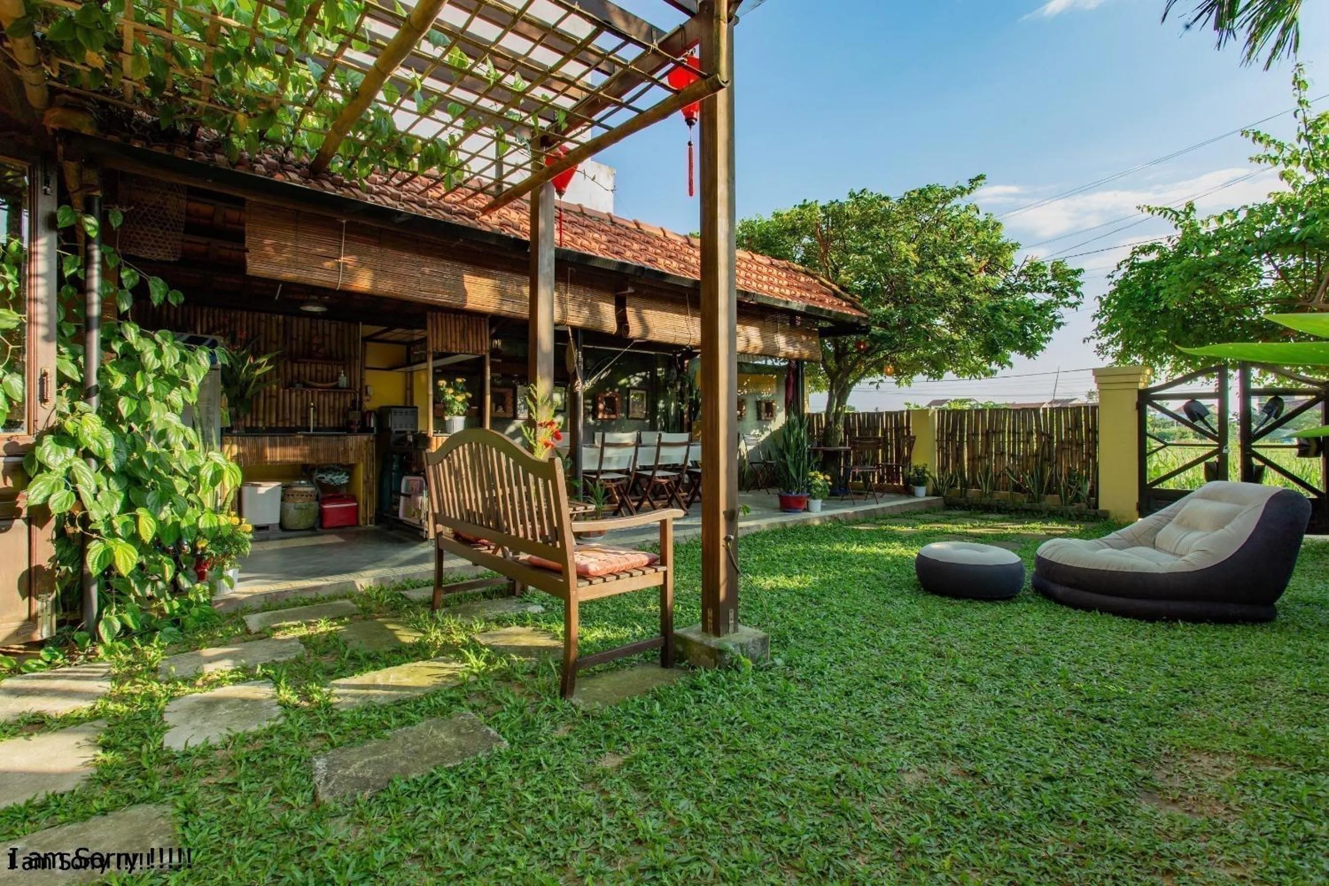 Garden in Chez Xuân ở Hội An - Rooms & more