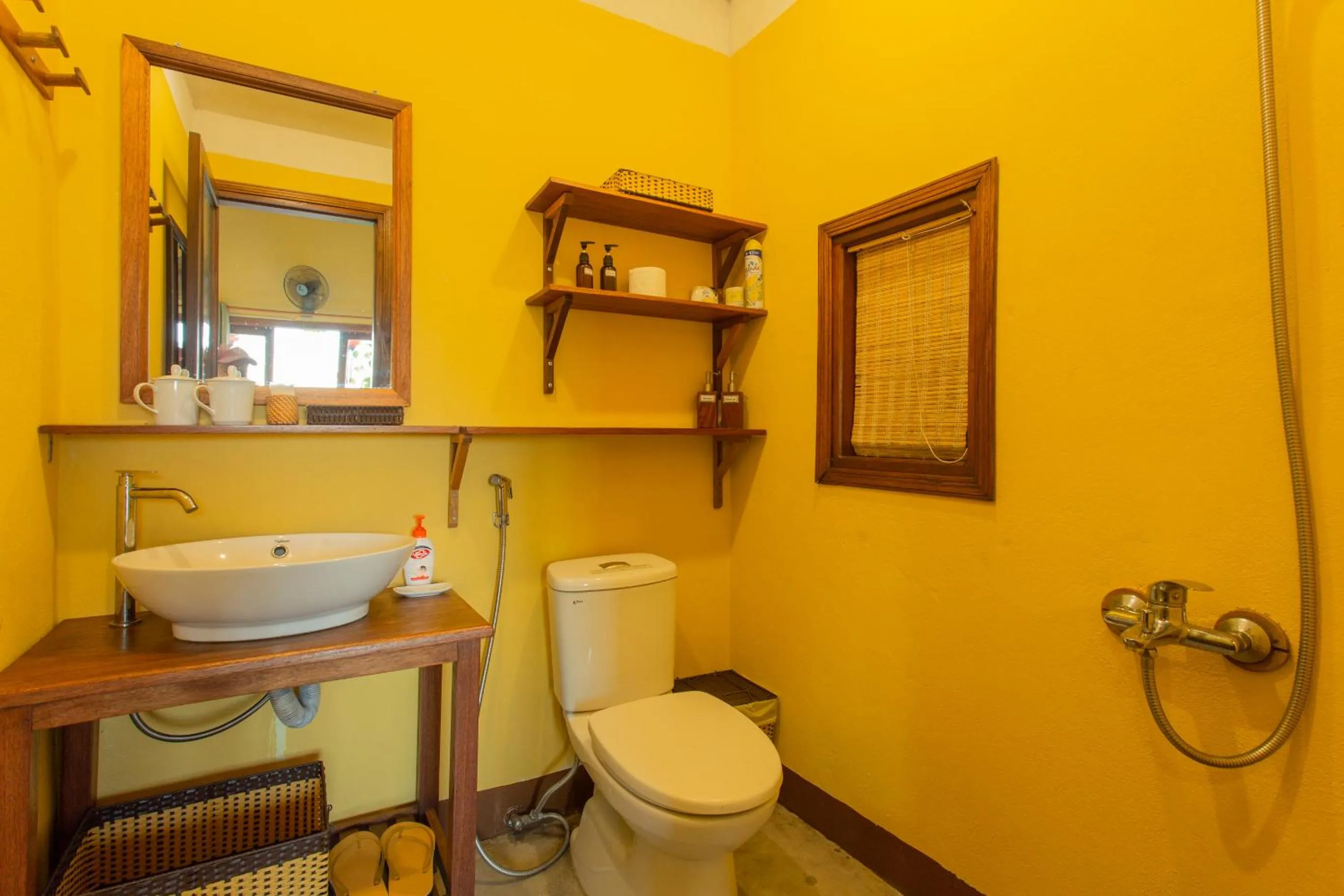 Bathroom in Chez Xuân ở Hội An - Rooms & more