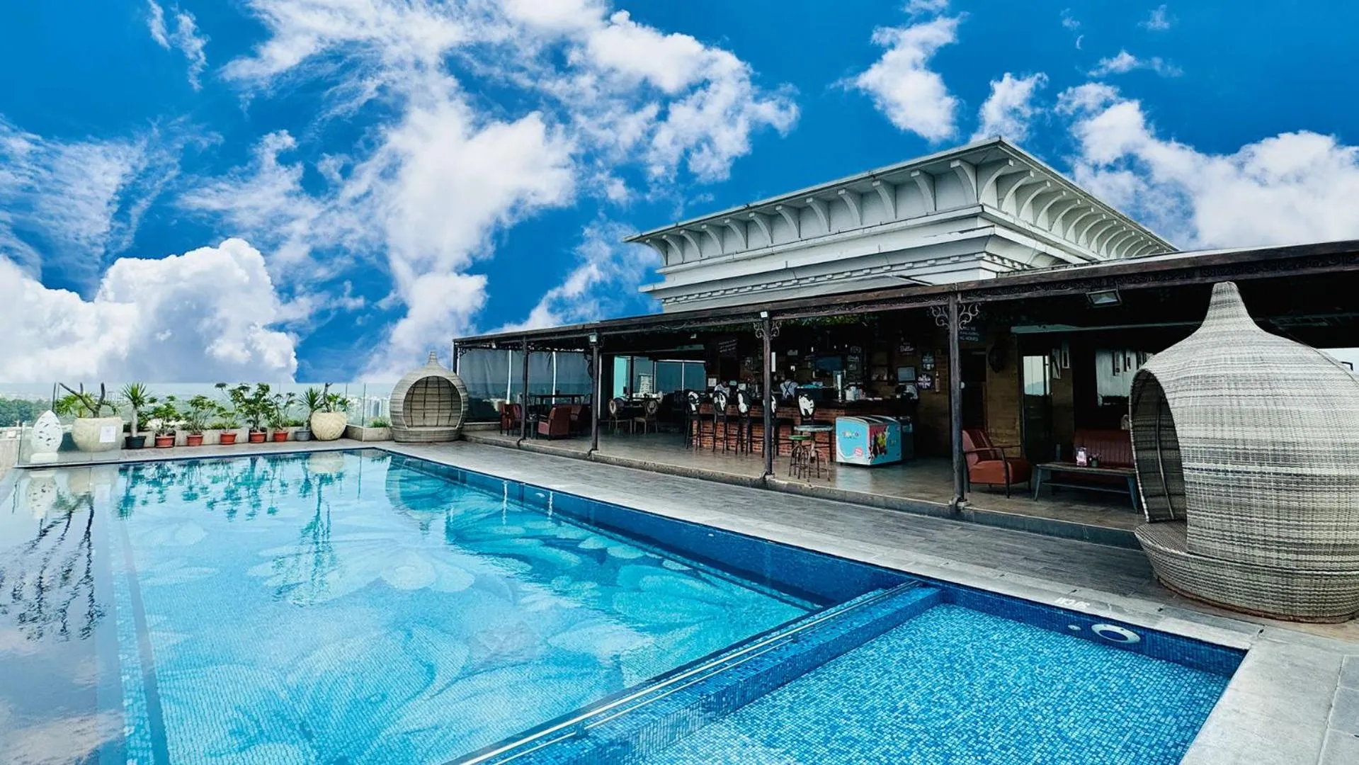 Swimming pool in Belviu Hotel Bandung
