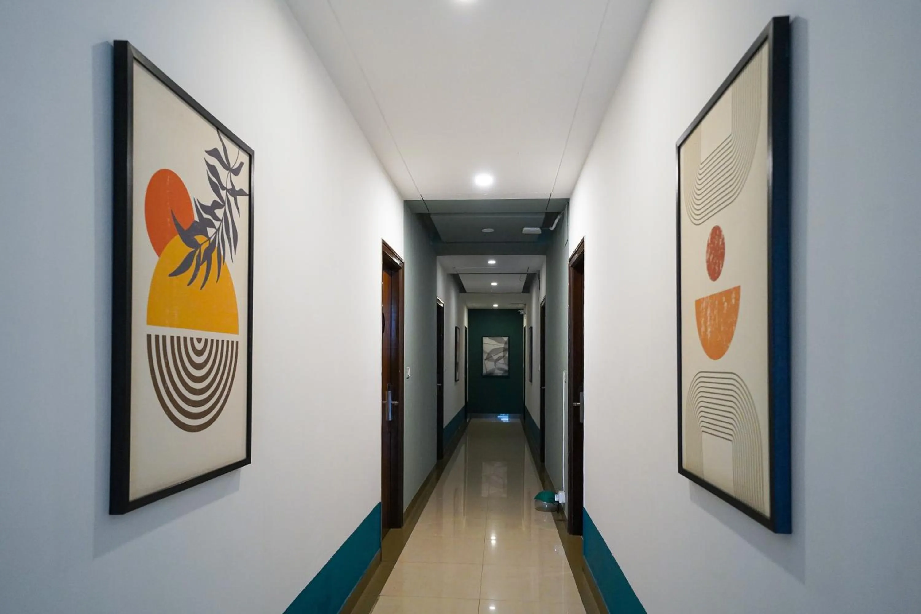 Lobby or reception in Olive Zip Rest House Road by Embassy Group