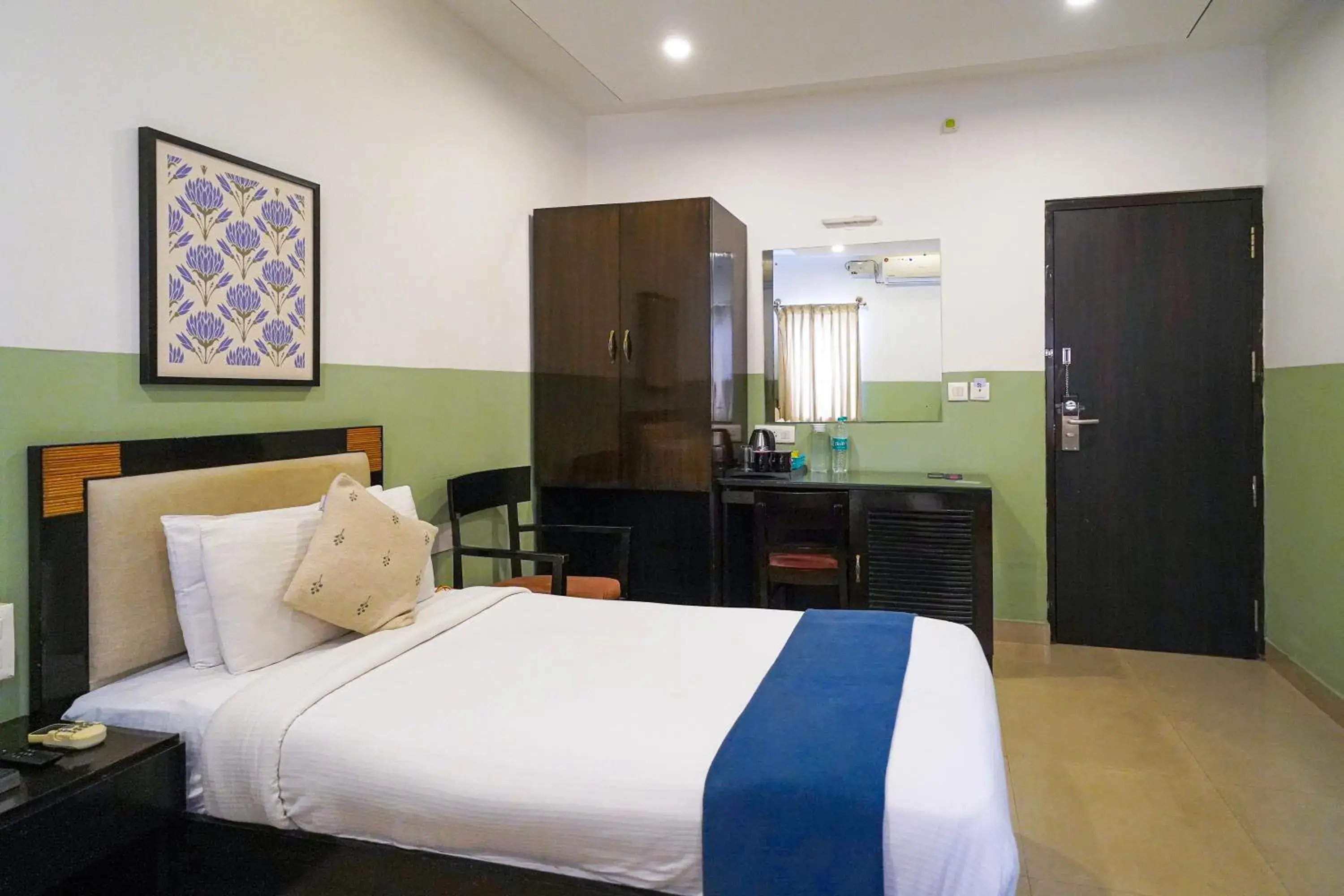 Bedroom, Bed in Olive Zip Rest House Road by Embassy Group Bedroom, Bed in Olive Zip Rest House Road by Embassy Group