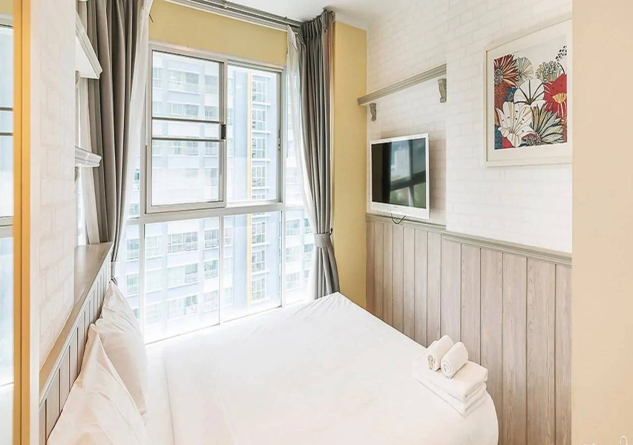 Apartment with Pool View  in Lumpini Parkbeach Pattaya Pool View