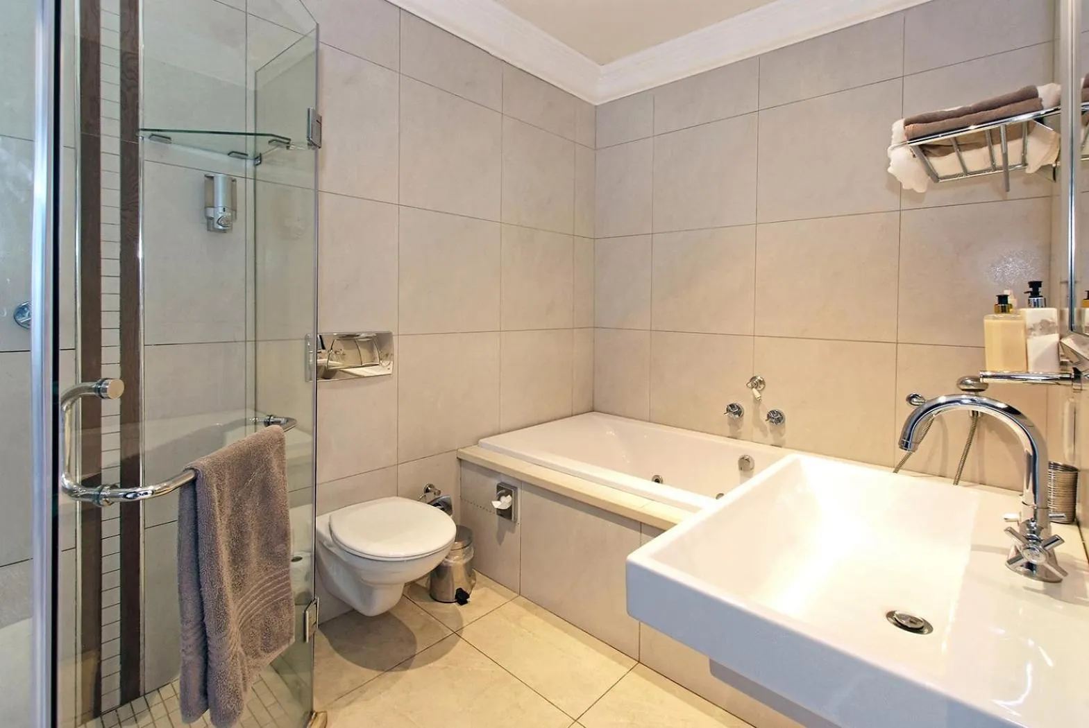 Toilet in uShaka Manor Guest House