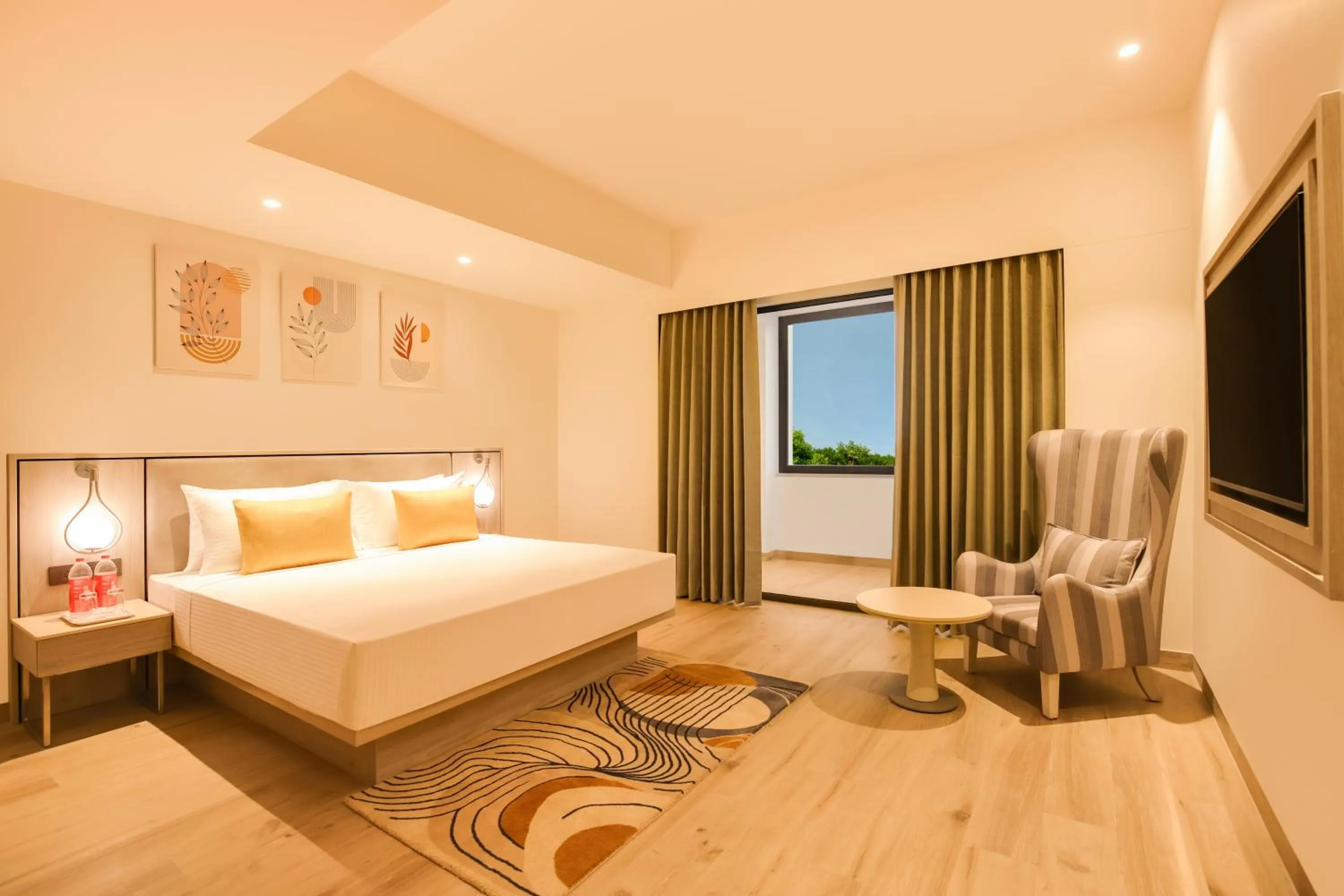 Bed in Lemon Tree Hotel, Jamnagar