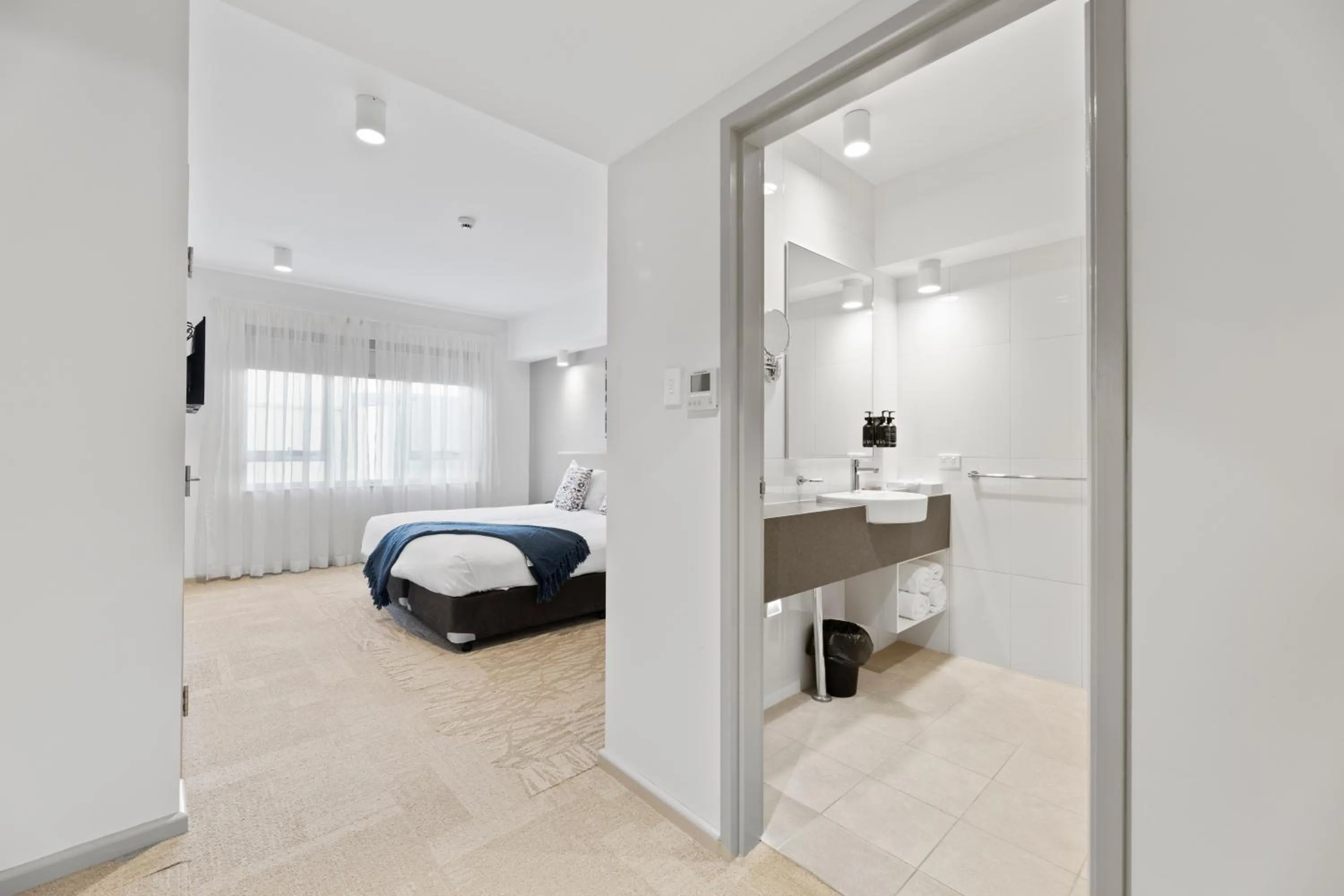 Bed in Lithgow Workies Club Motel