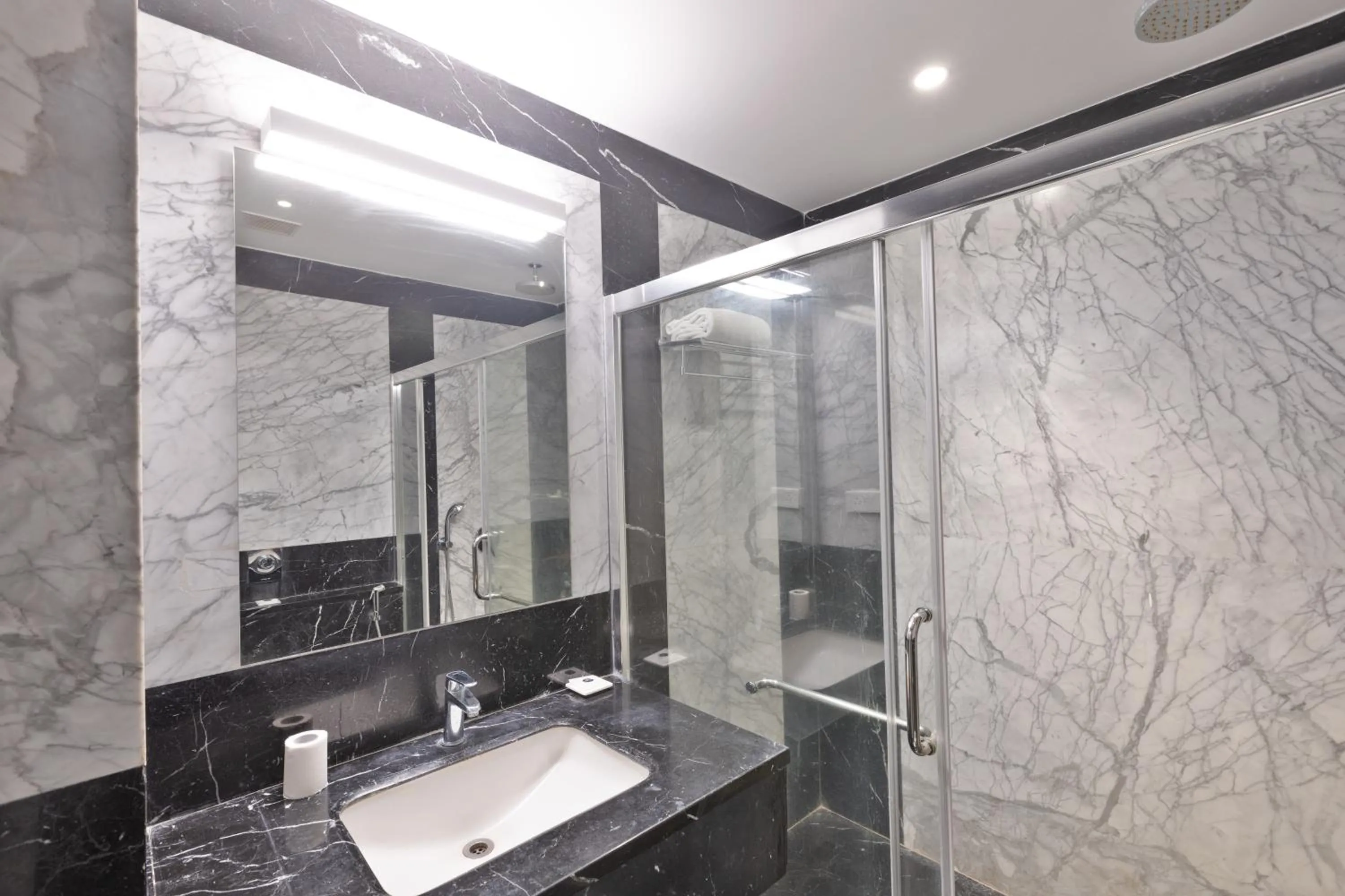 Toilet in CJ Pallazzio,Salem